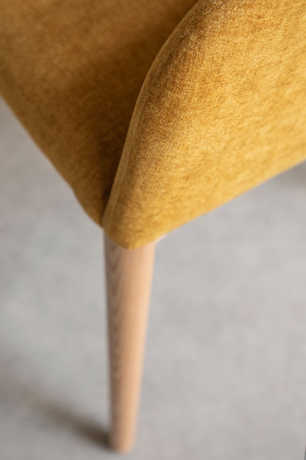 Pack de 2 chaises de salle à manger rembourrées avec accoudoirs Bunia, image de la galerie 2