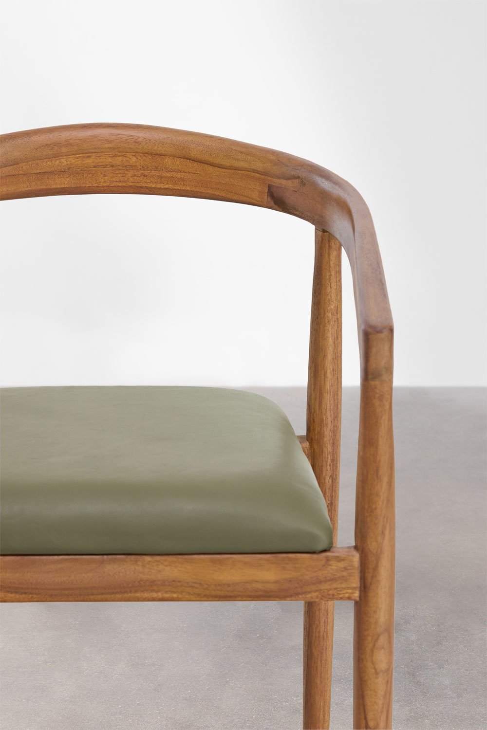 Pack de 2 chaises de salle à manger avec accoudoirs en bois de teck et cuir Visby, image de la galerie 5