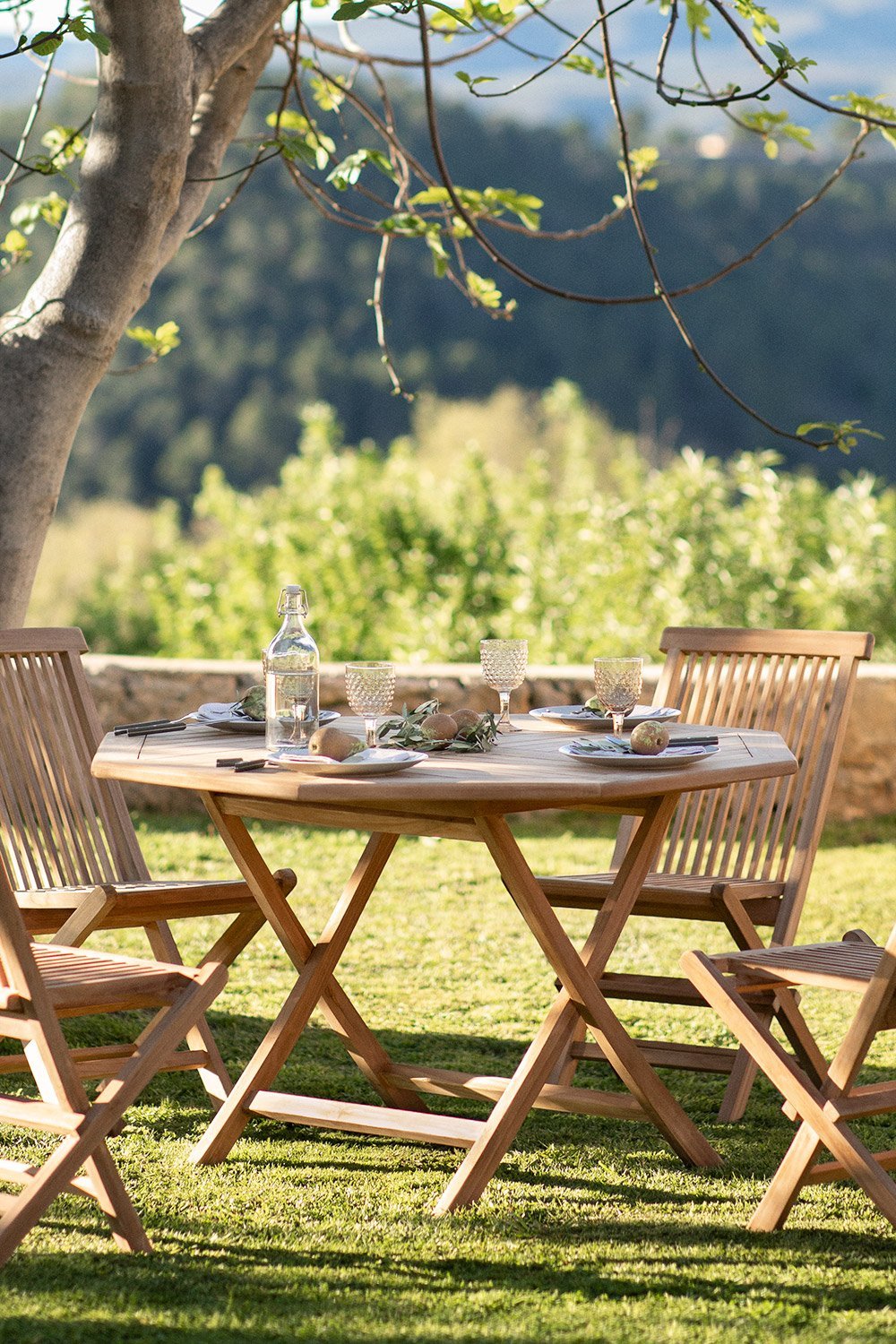 Ensemble table extensible (120-170X75 cm) et 4 chaises de jardin pliantes en bois de teck Pira, image de la galerie 1