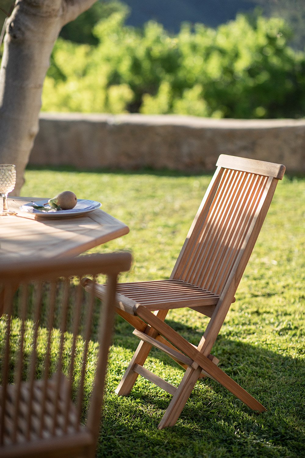 Pack de 2 chaises de jardin pliantes en bois de teck Pira   , image de la galerie 1