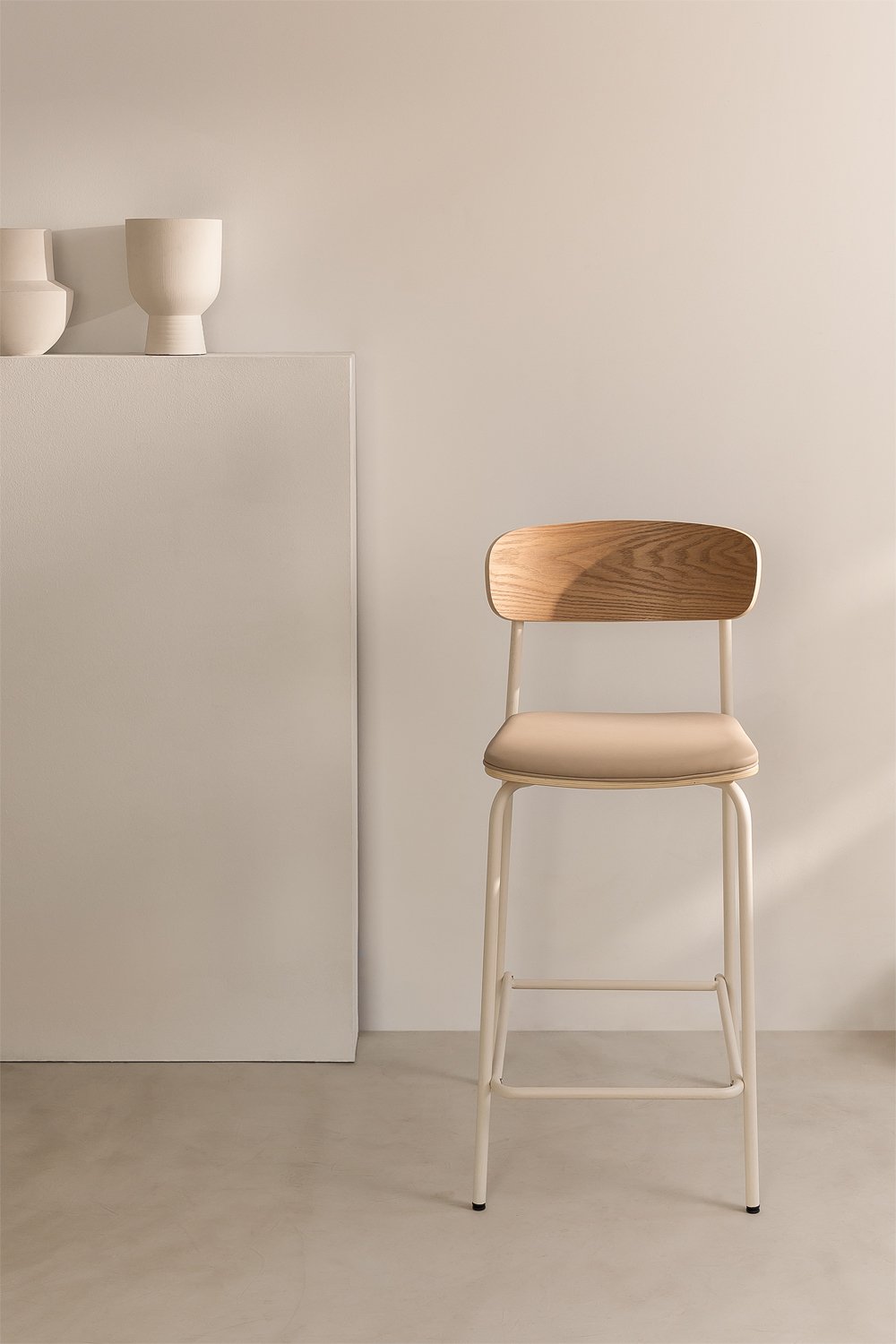 Tabouret empilable de 65 cm de haut en fer et bois Wilpier, image de la galerie 1