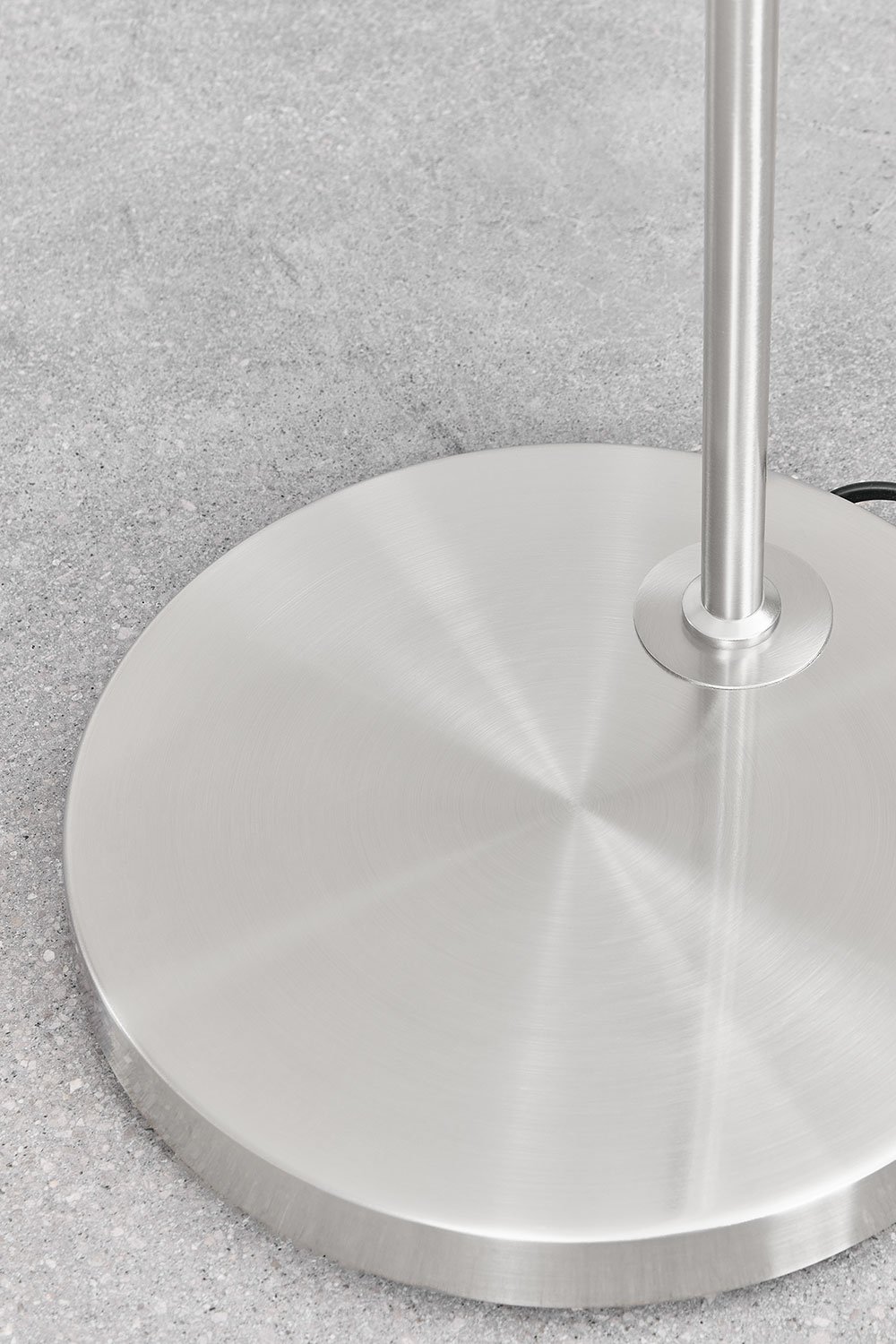 Lampadaire en fer Cambrea, image de la galerie 5