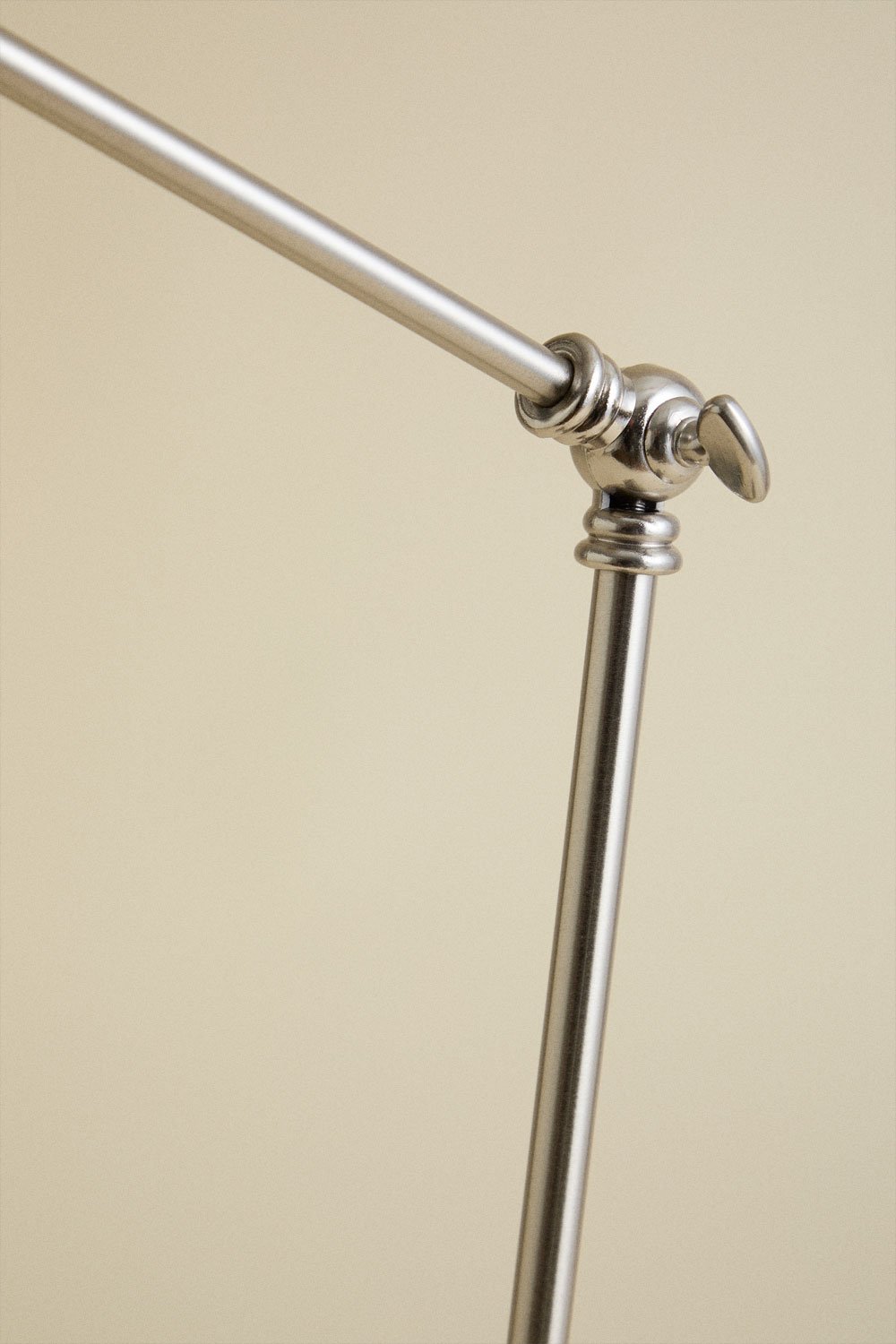 Lampe de table LED en fer Valtyn, image de la galerie 8