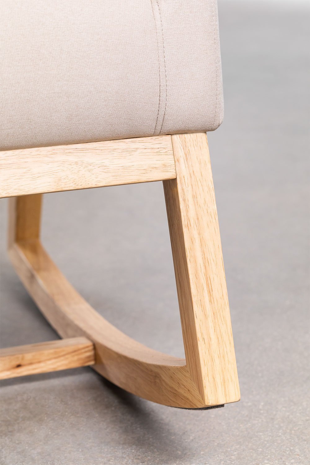 Chaise berçante rembourrée Abigray, image de la galerie 6