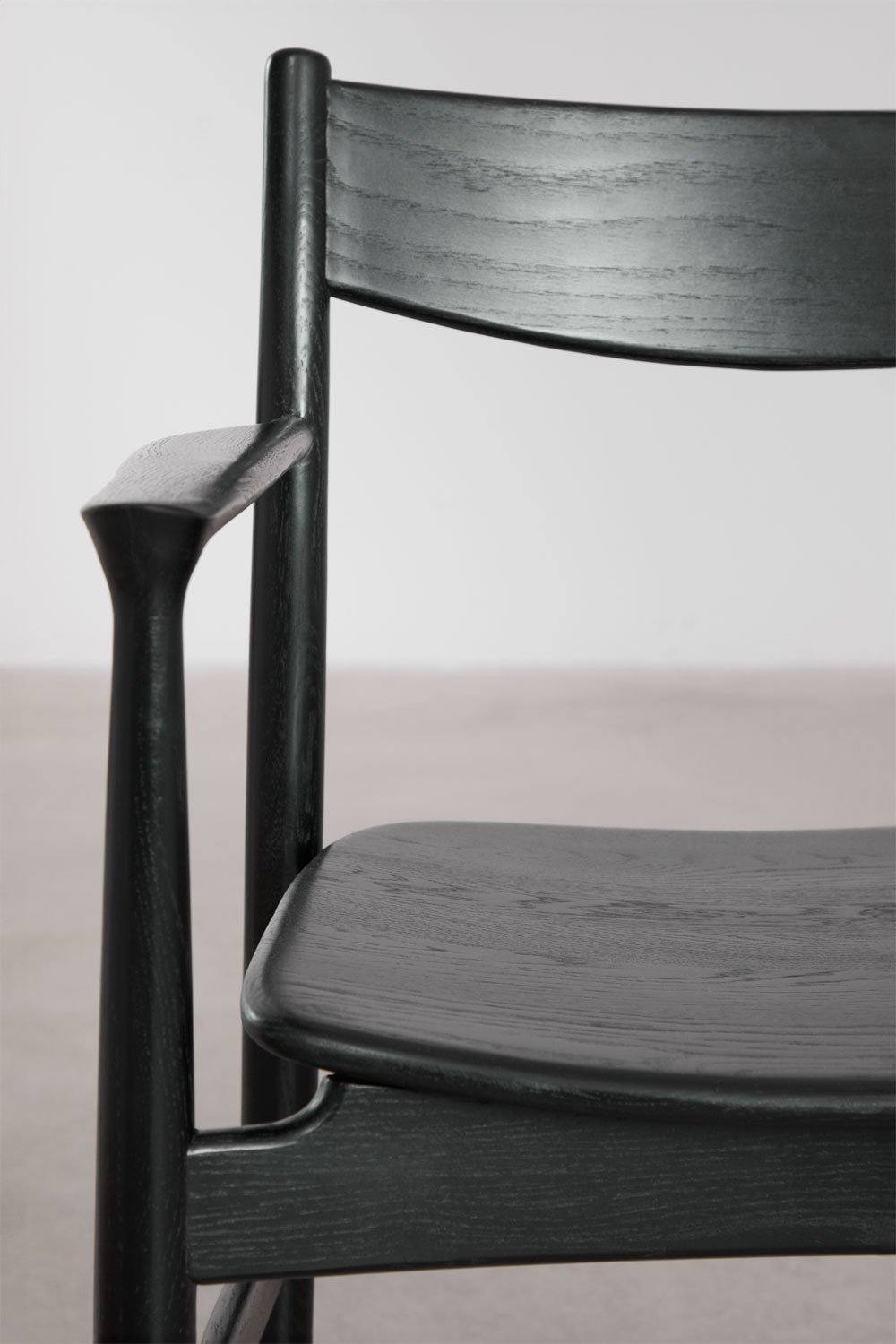 Chaise de salle à manger avec accoudoirs en bois de chêne Mireita, image de la galerie 6