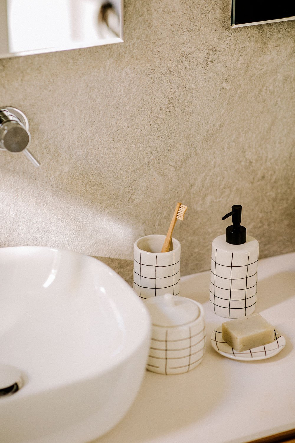 Ensemble de salle de bain en grès Yolven, image de la galerie 5