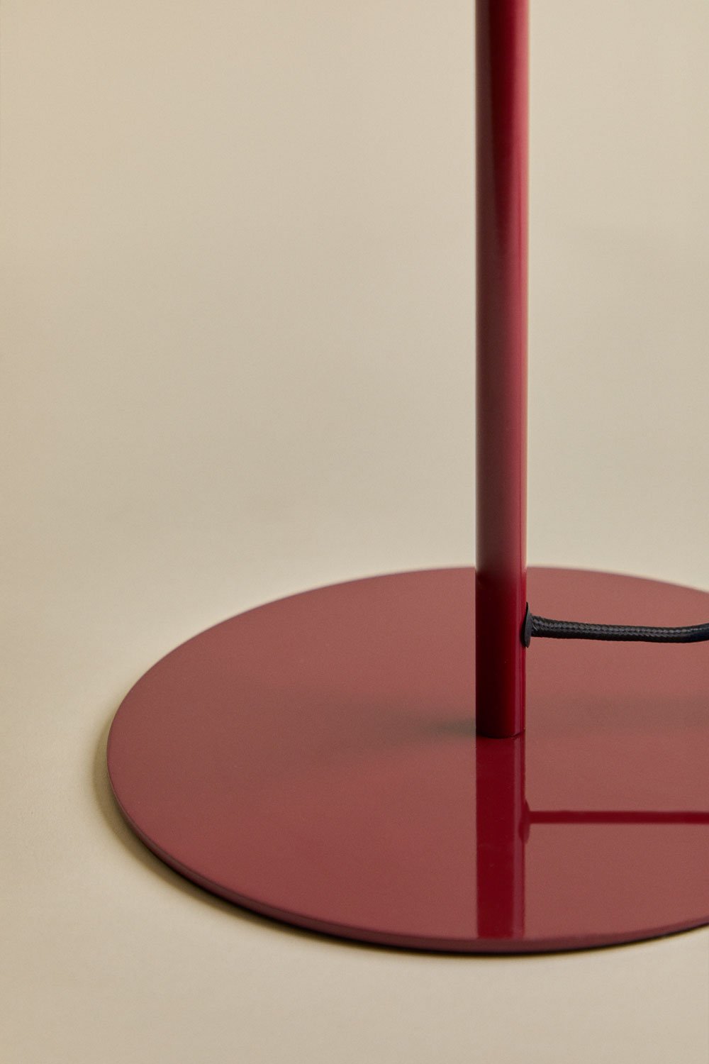 Lampe de table en métal Hilma, image de la galerie 6