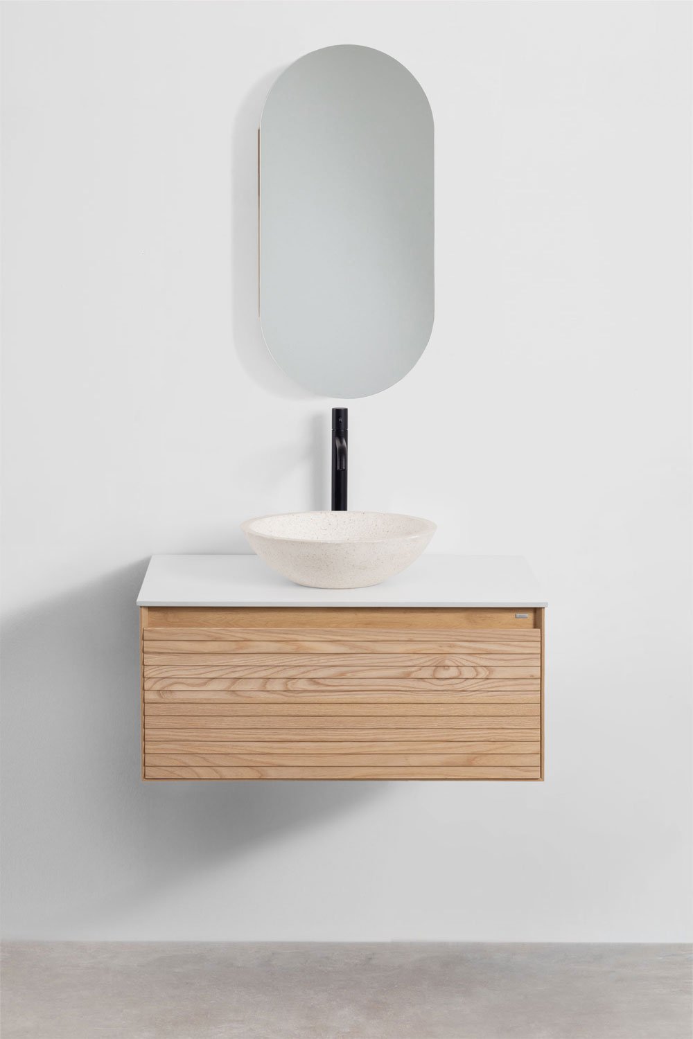 Ensemble de meuble de salle de bain suspendu en bois de frêne Tedrik, image de la galerie 2