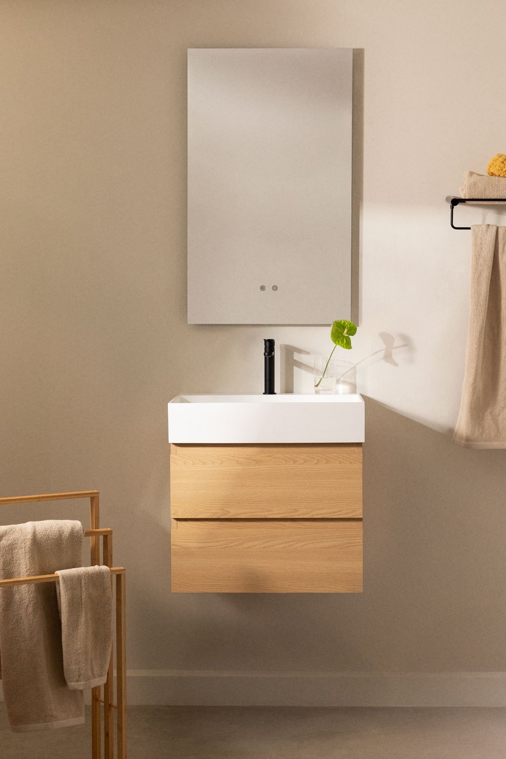 Ensemble de meuble de salle de bain suspendu en bois et placage de frêne avec lavabo intégré Ona, image de la galerie 1