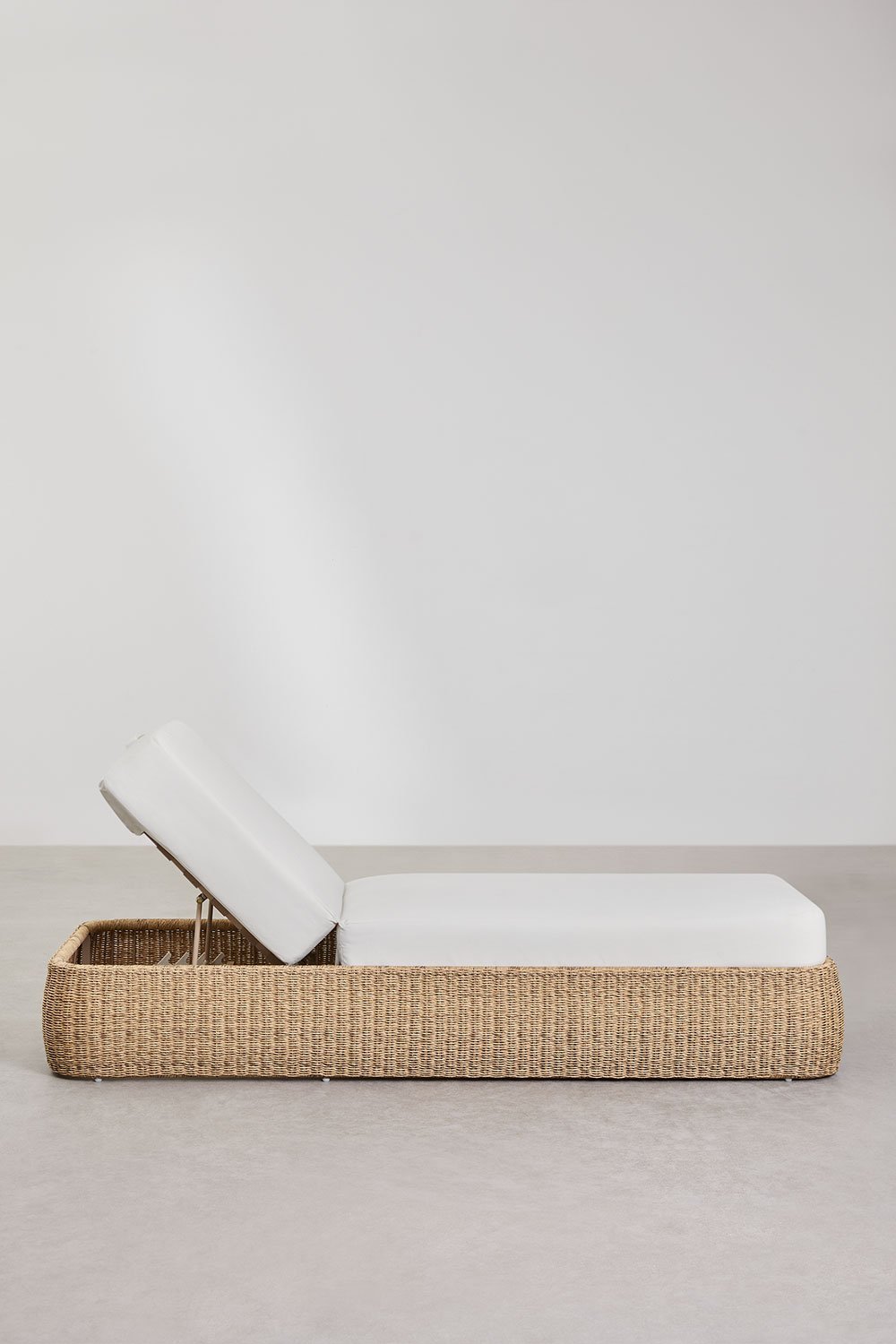 Chaise longue inclinable en rotin synthétique et fer Leilan, image de la galerie 5