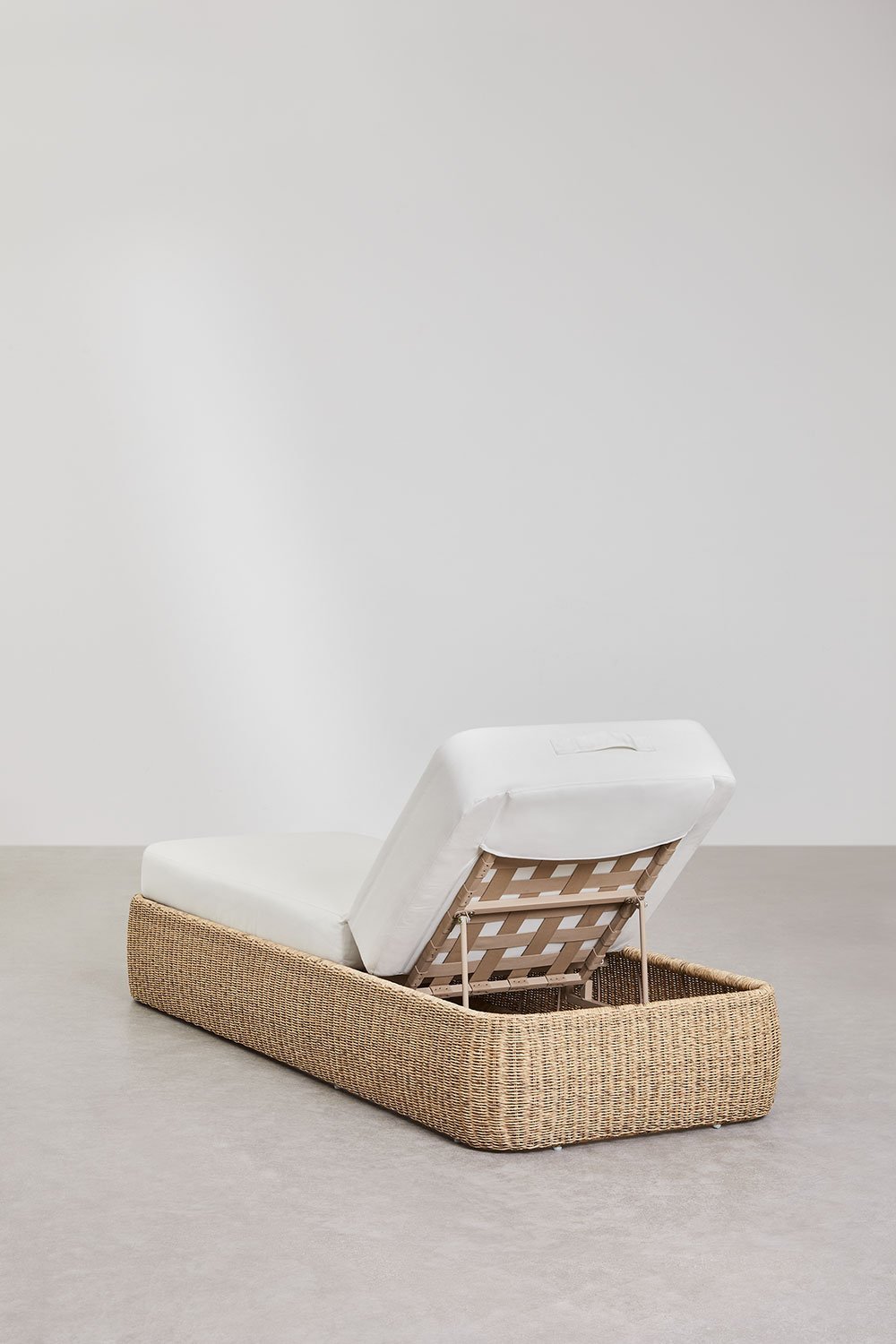 Chaise longue inclinable en rotin synthétique et fer Leilan, image de la galerie 6