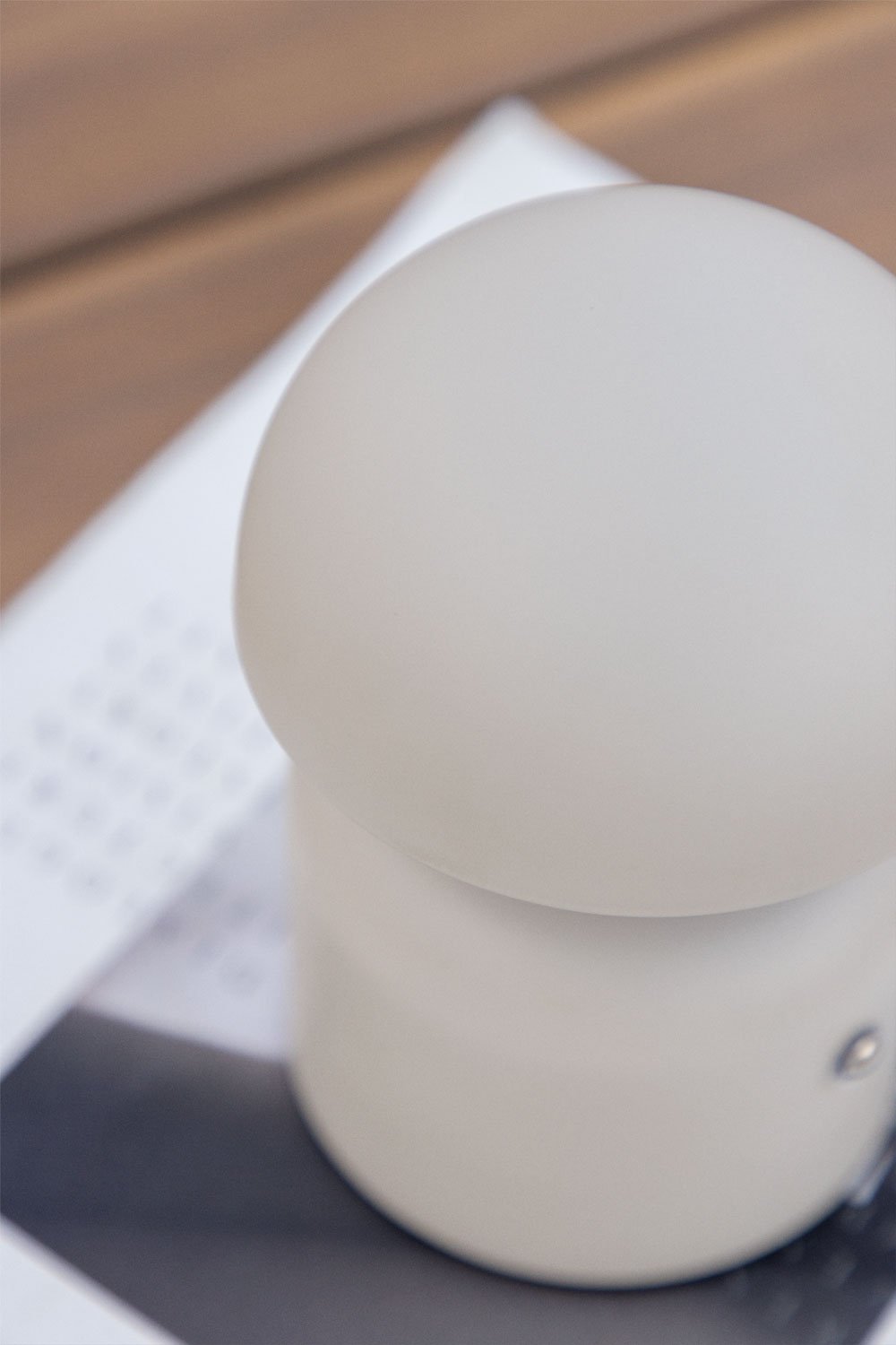 Lampe de table LED d'extérieur sans fil en fer Nantali, image de la galerie 2