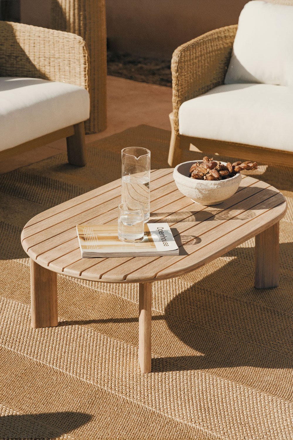 Table basse de jardin ovale 100x60 cm en bois d'acacia Leilan, image de la galerie 1