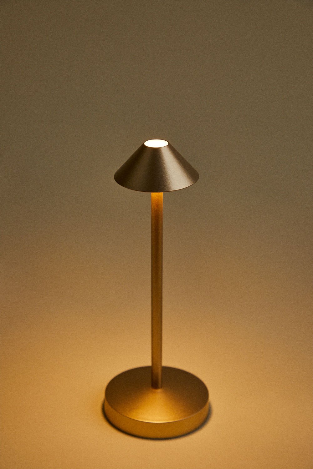 Lampe de table LED sans fil pour extérieur en fer Emilija, image de la galerie 4