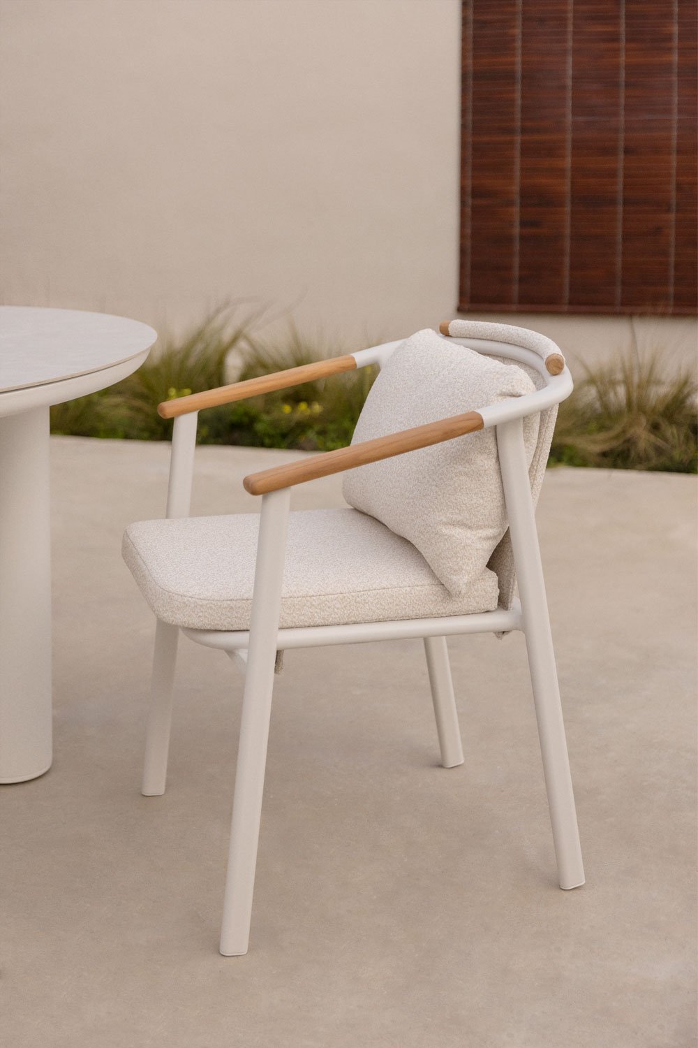 Chaise de jardin avec accoudoirs en aluminium et tissu bouclé Yervin, image de la galerie 1