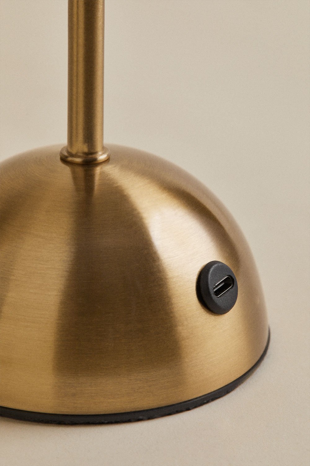 Lampe de table LED sans fil en fer Berila, image de la galerie 7