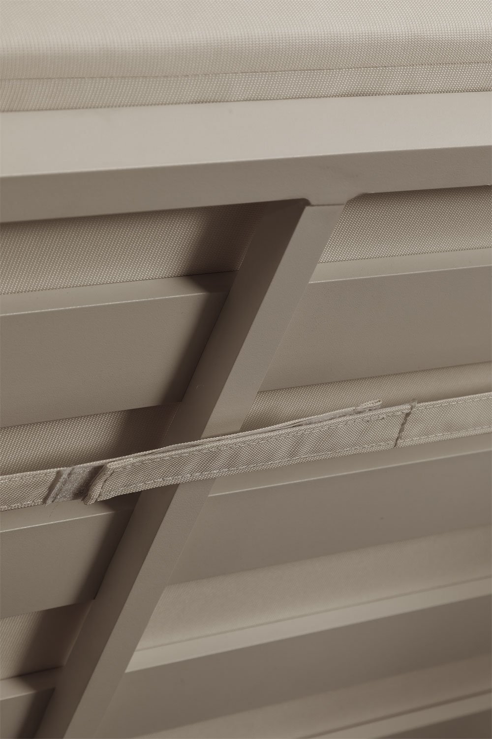 Lit balinais inclinable en aluminium et tissu Nasau, image de la galerie 11