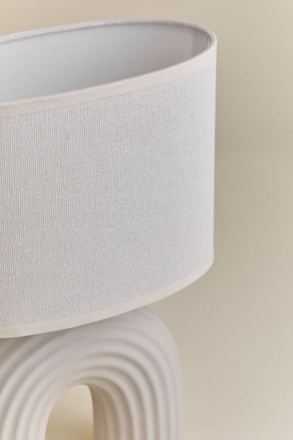 Lampe de table en céramique et lin Soliva 30 cm, image de la galerie 5