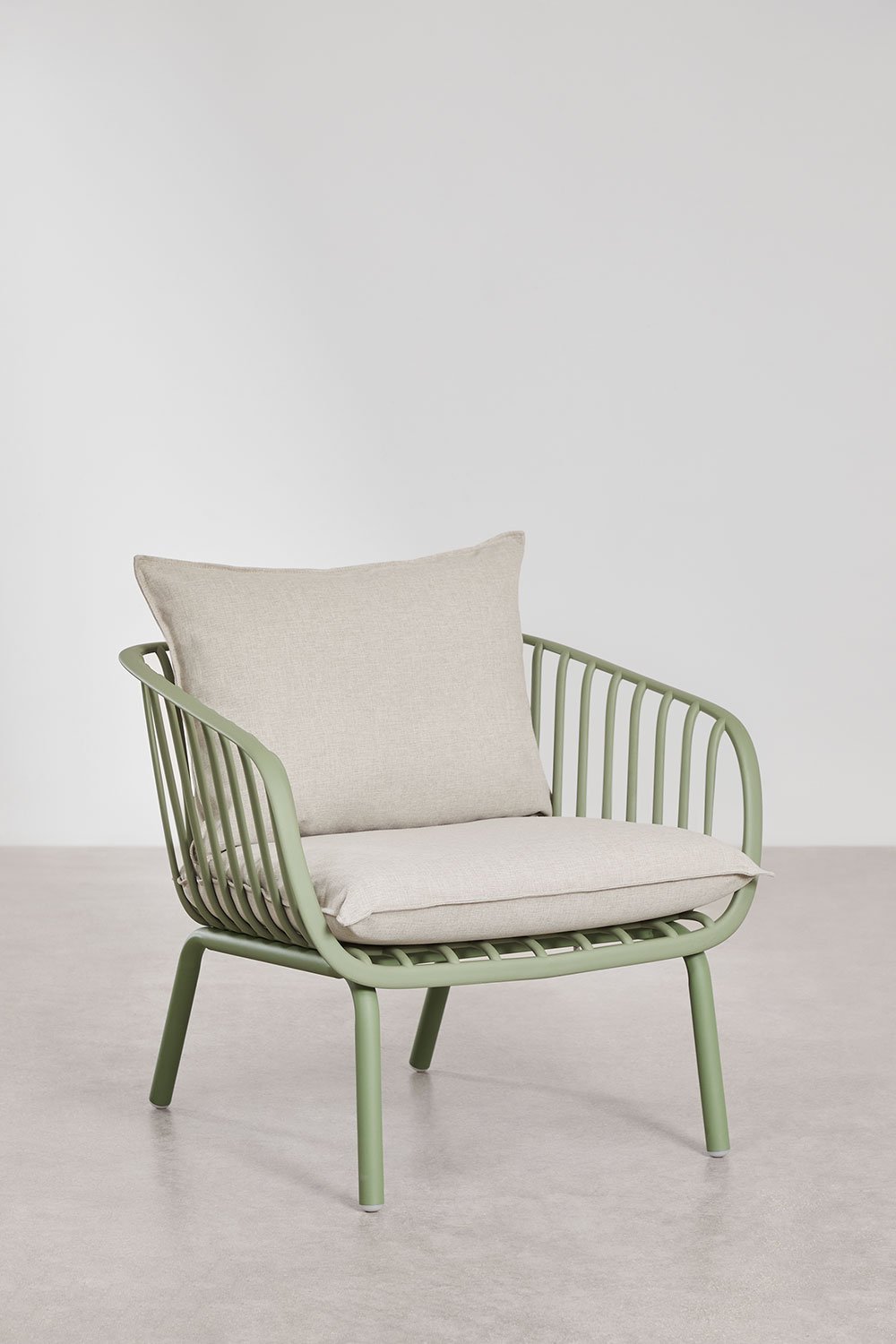 Ensemble de jardin composé d'un canapé 2 places, de 2 fauteuils et de 2 tables basses en fer et polypropylène Aradina. , image de la galerie 6