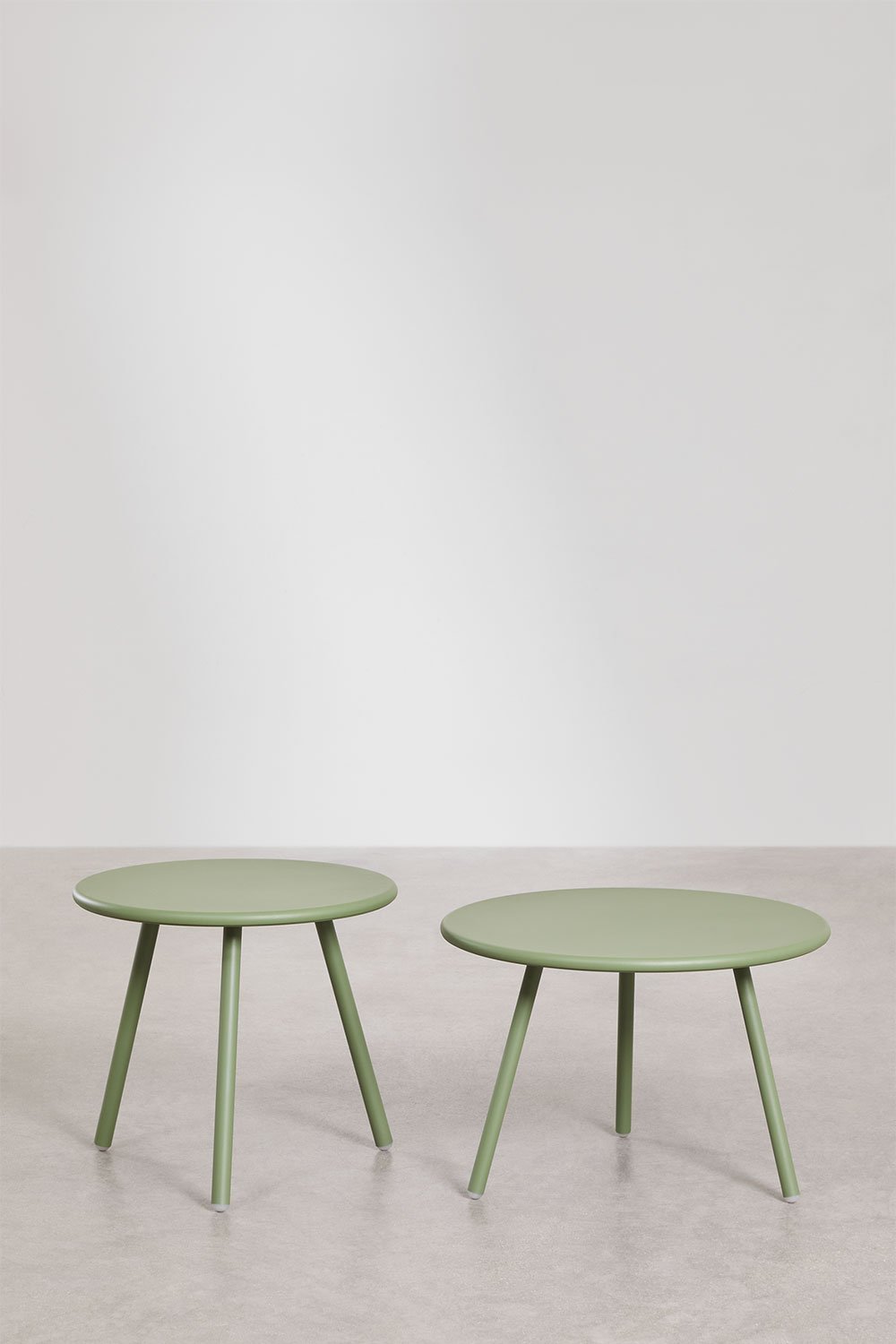 Ensemble de jardin composé d'un canapé 2 places, de 2 fauteuils et de 2 tables basses en fer et polypropylène Aradina. , image de la galerie 12