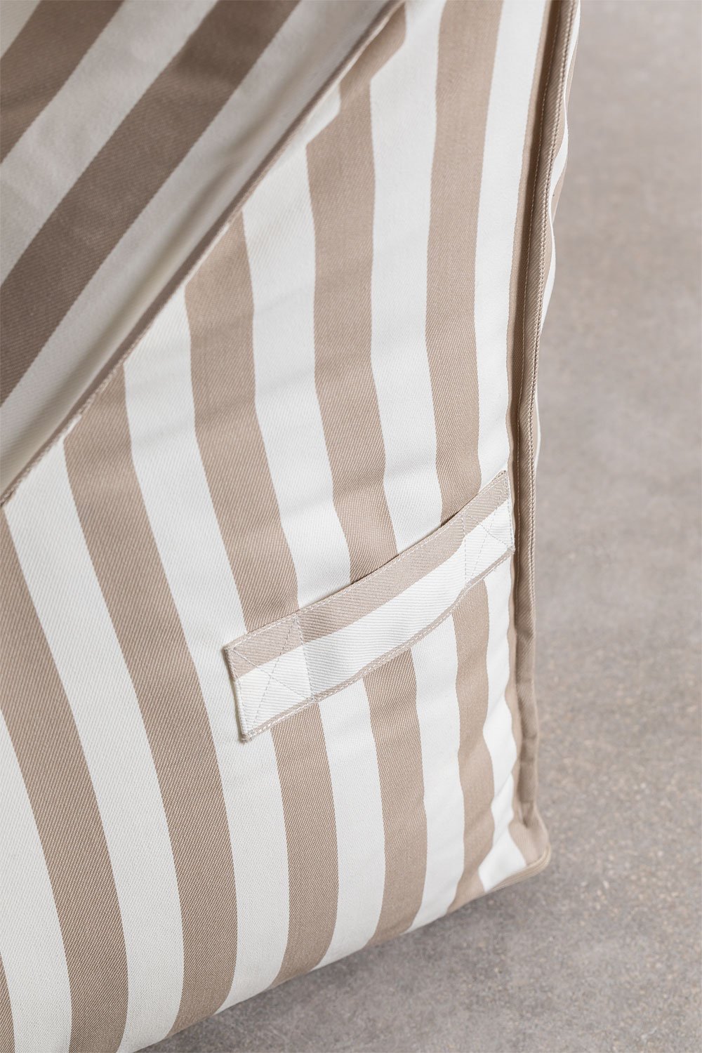 Ensemble fauteuil et pouf en tissu Sandel, image de la galerie 3