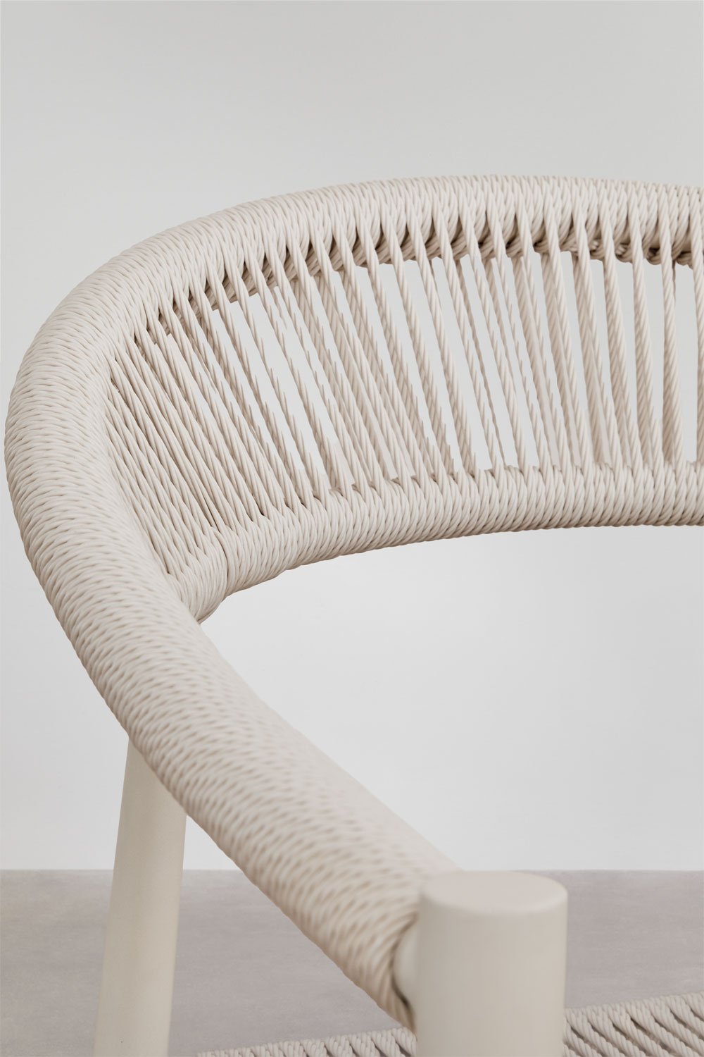 Pack de 4 tabourets hauts en aluminium et rotin synthétique Amatria, image de la galerie 4