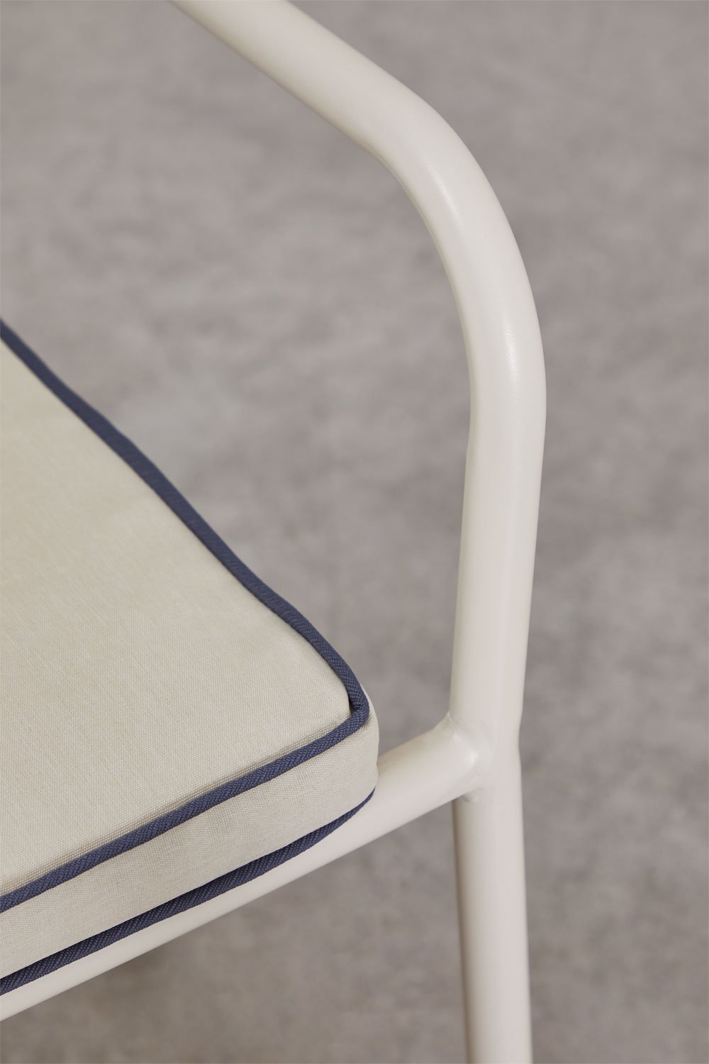 Chaise de salle à manger empilable en aluminium avec accoudoirs Alberta, image de la galerie 5