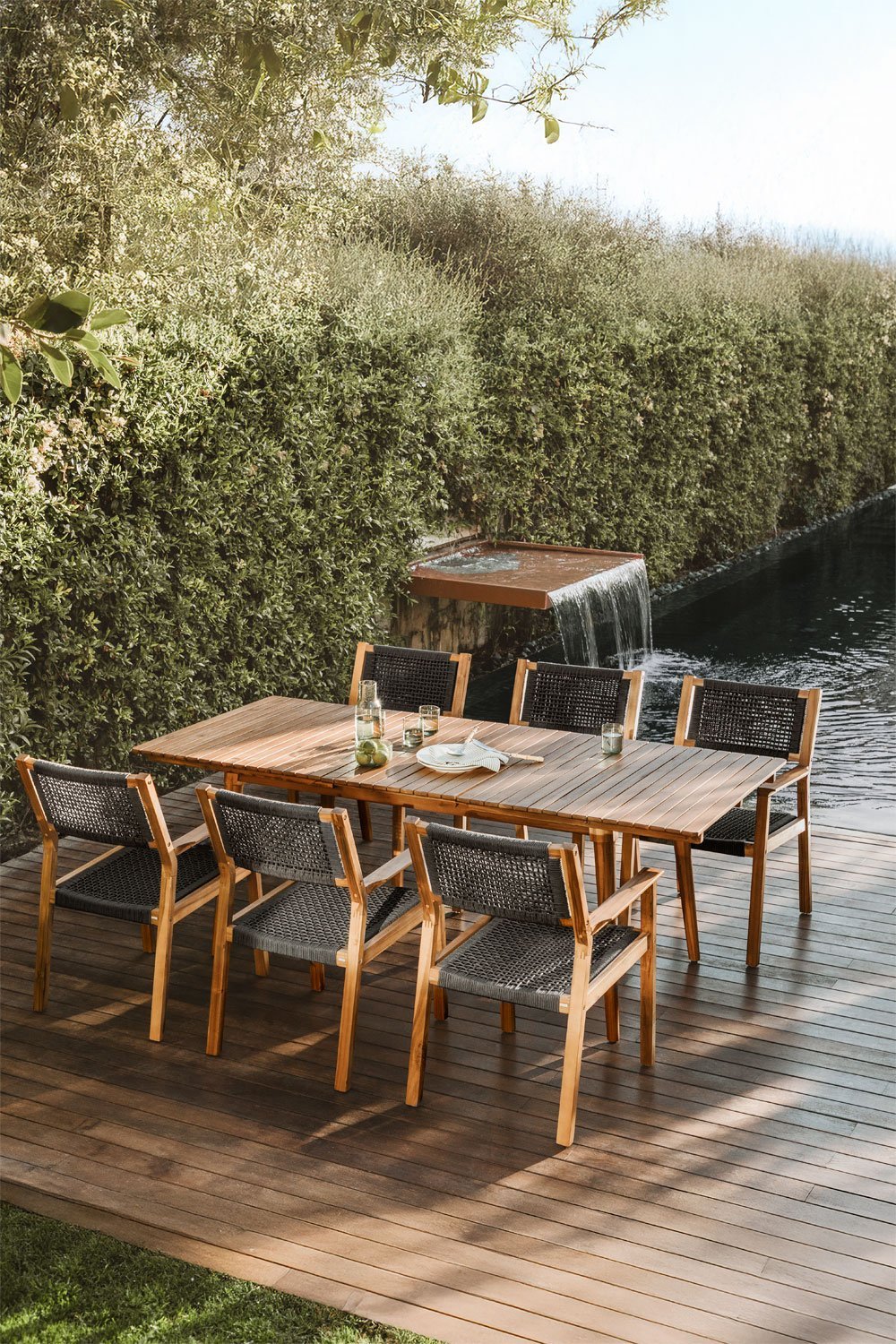 Ensemble table rectangulaire 160-210x90 cm extensible et 6 chaises de jardin avec accoudoirs en bois d'acacia Tenay   , image de la galerie 1