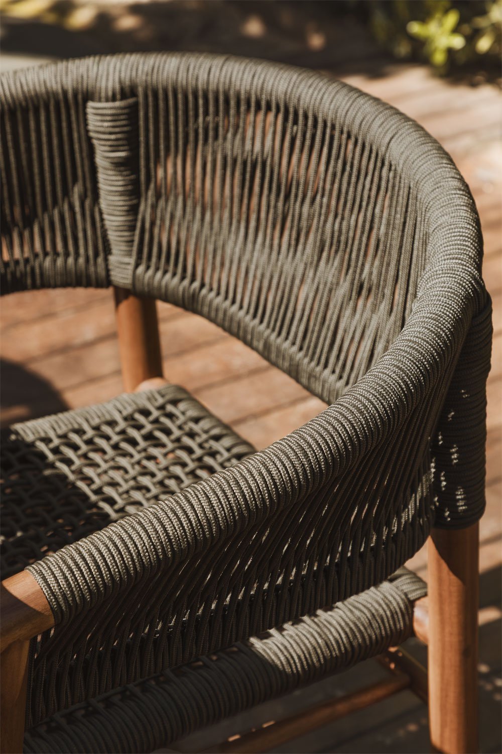 Lot de 2 chaises de jardin Tenay Classic avec accoudoirs en bois d'acacia et corde tressée , image de la galerie 2