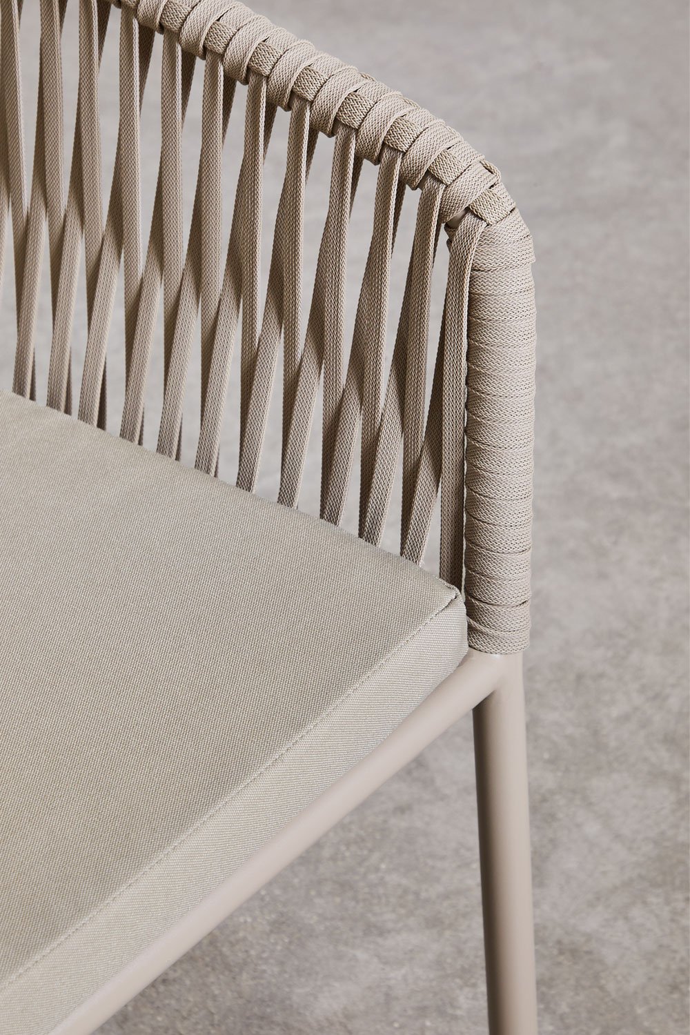 Chaise de salle à manger classique Arhiza avec accoudoirs en aluminium et corde tressée, image de la galerie 5