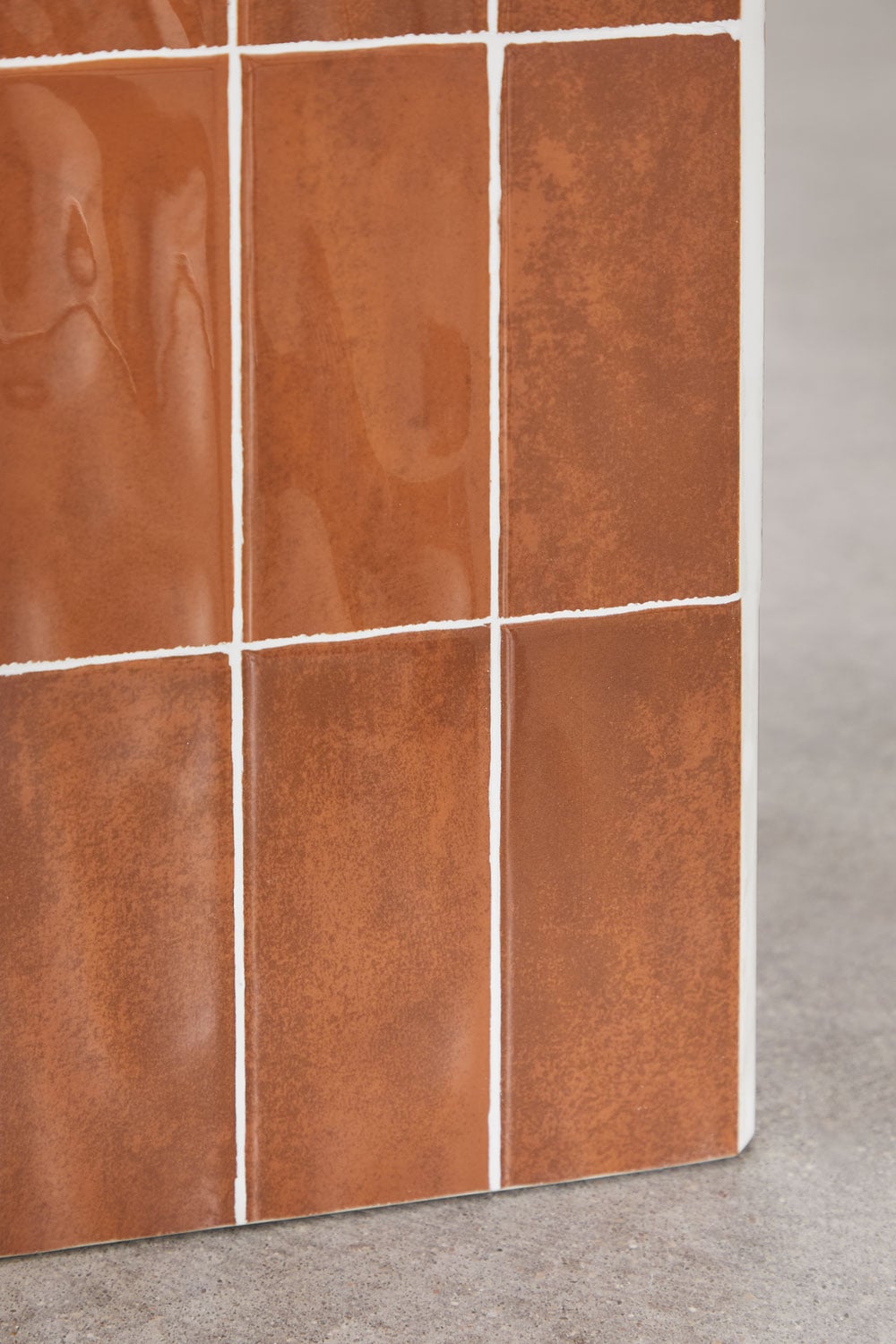 Table d'appoint carrée 30x30 cm en ciment et carreaux Bongani, image de la galerie 5