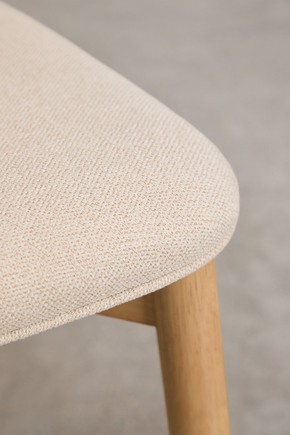 Chaise de salle à manger en bois et tissu Kampala, image de la galerie 6