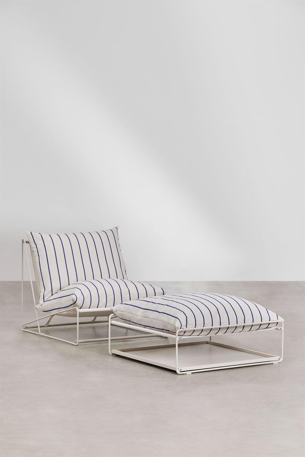 Ensemble de jardin avec fauteuil et pouf convertible Amaro, image de la galerie 3