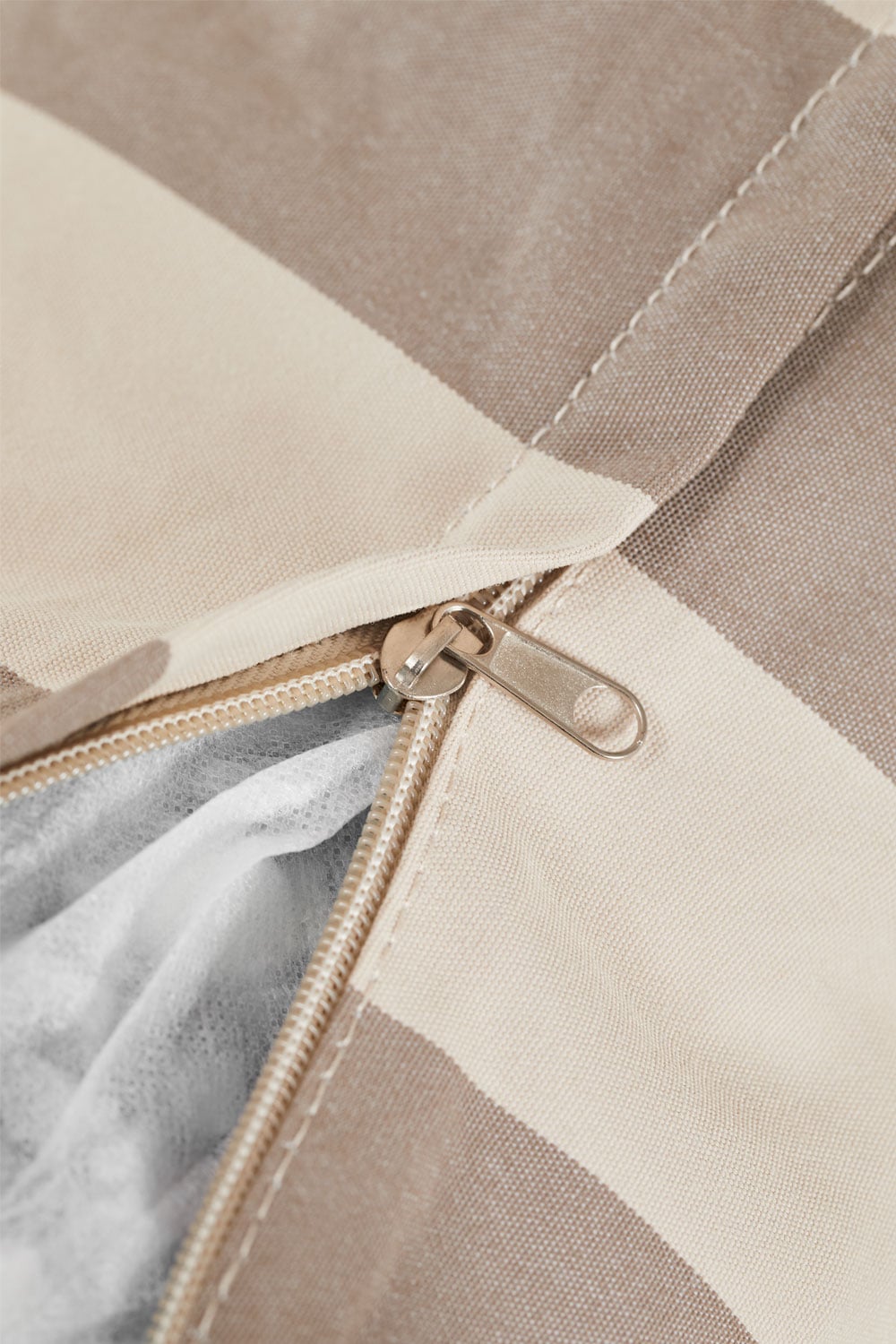 Pouf de jardin convertible en table d'appoint Amaro, image de la galerie 6