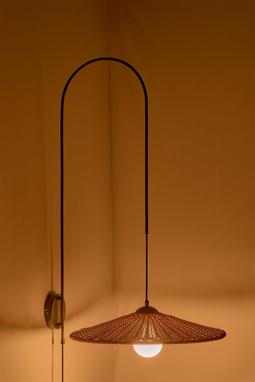 Applique Sopant en fer et rotin synthétique , image de la galerie 2