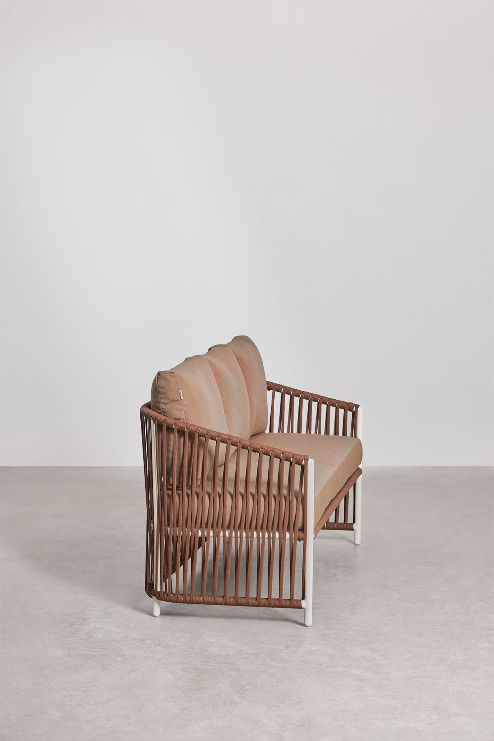 Ensemble de jardin composé d'un canapé 2 places, de 2 fauteuils et de tables basses en aluminium et corde tressée Sophie., image de la galerie 4