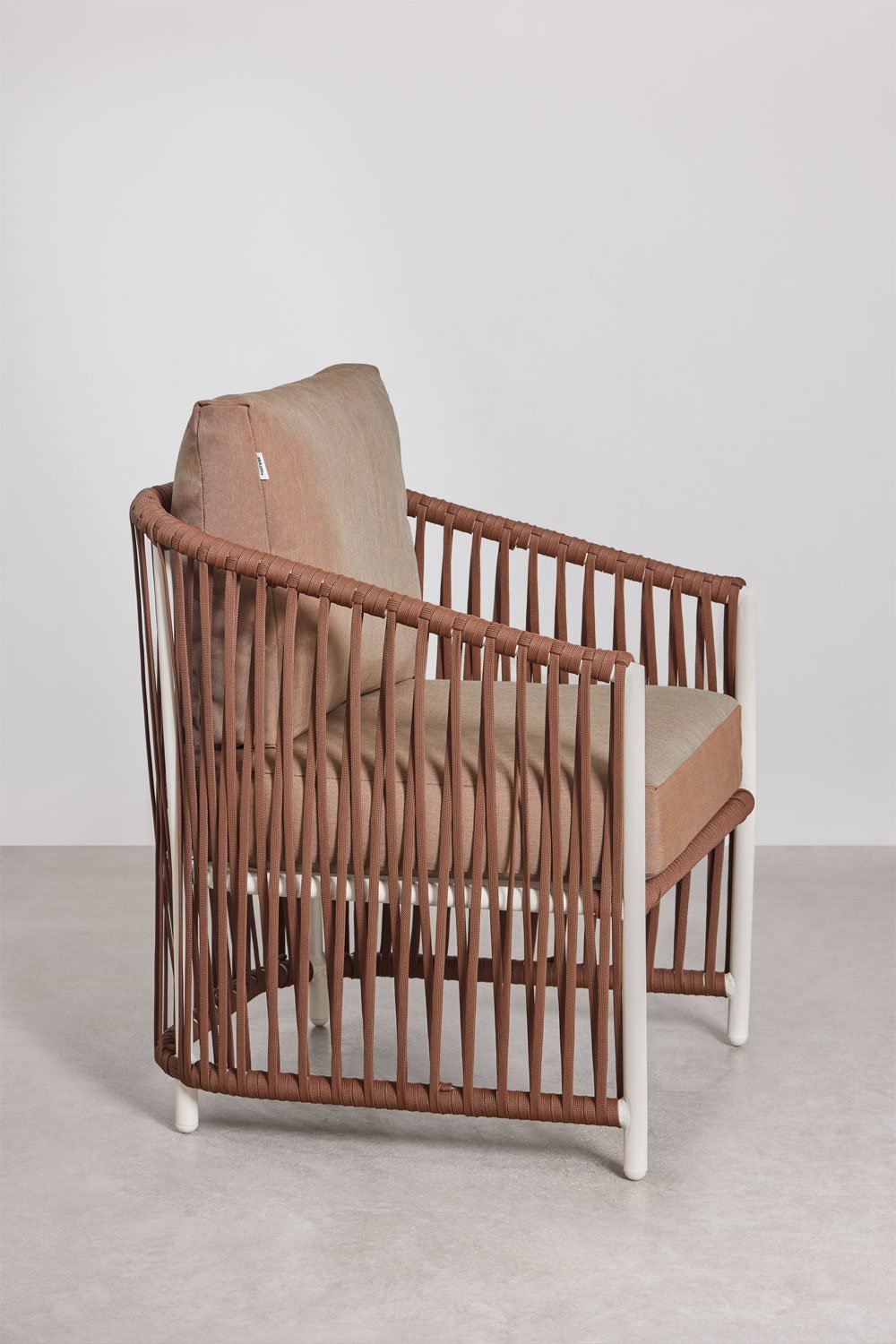 Ensemble de jardin composé d'un canapé 2 places, de 2 fauteuils et de tables basses en aluminium et corde tressée Sophie., image de la galerie 9