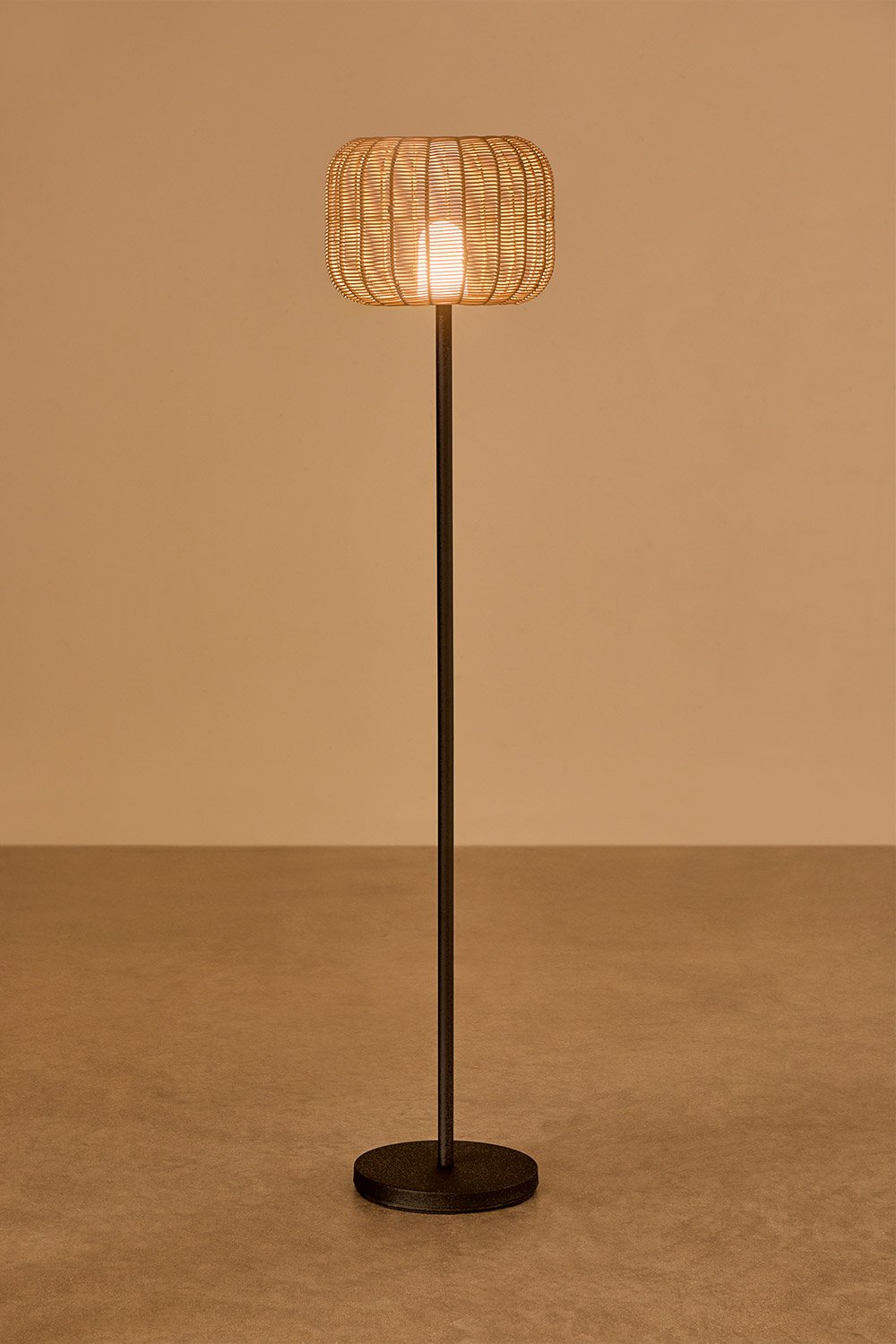 Lampadaire d'extérieur LED sans fil Ovela en fer et corde tressée, image de la galerie 3