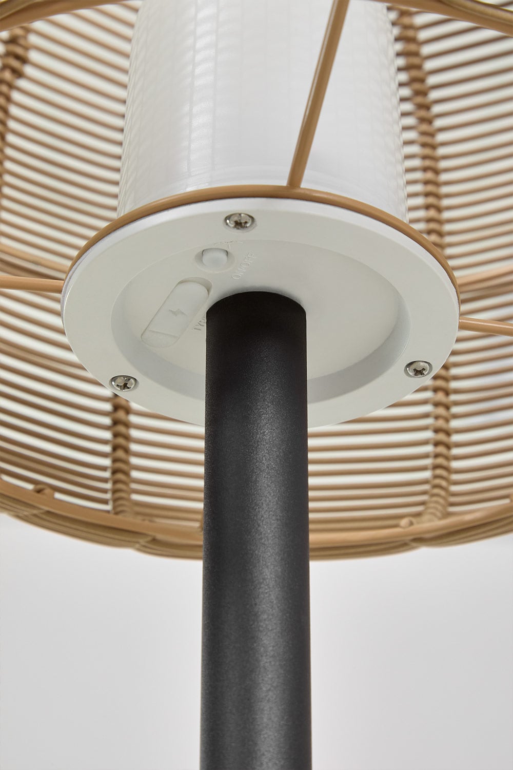 Lampadaire LED sans fil Ovela en fer et corde tressée , image de la galerie 4