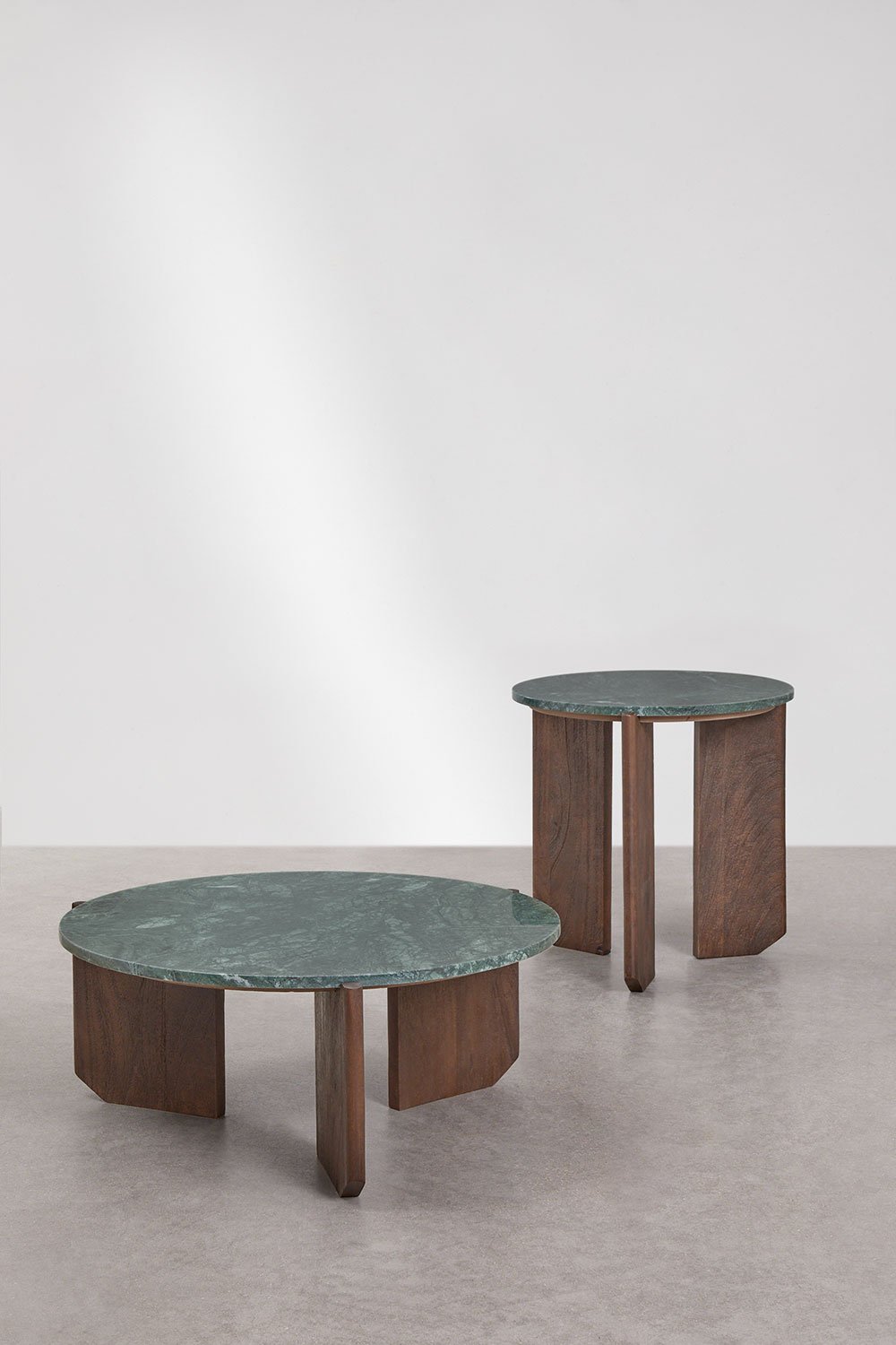 Ensemble de 2 tables basses rondes en pierre naturelle et bois de manguier Lavinia, image de la galerie 2
