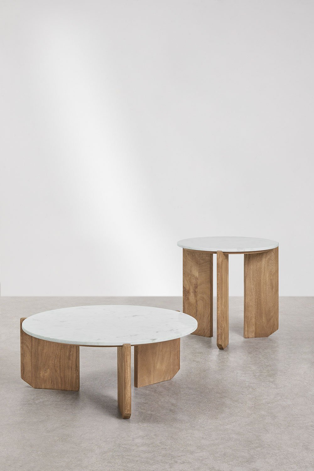 Ensemble de 2 tables basses rondes en pierre naturelle et bois de manguier Lavinia, image de la galerie 3