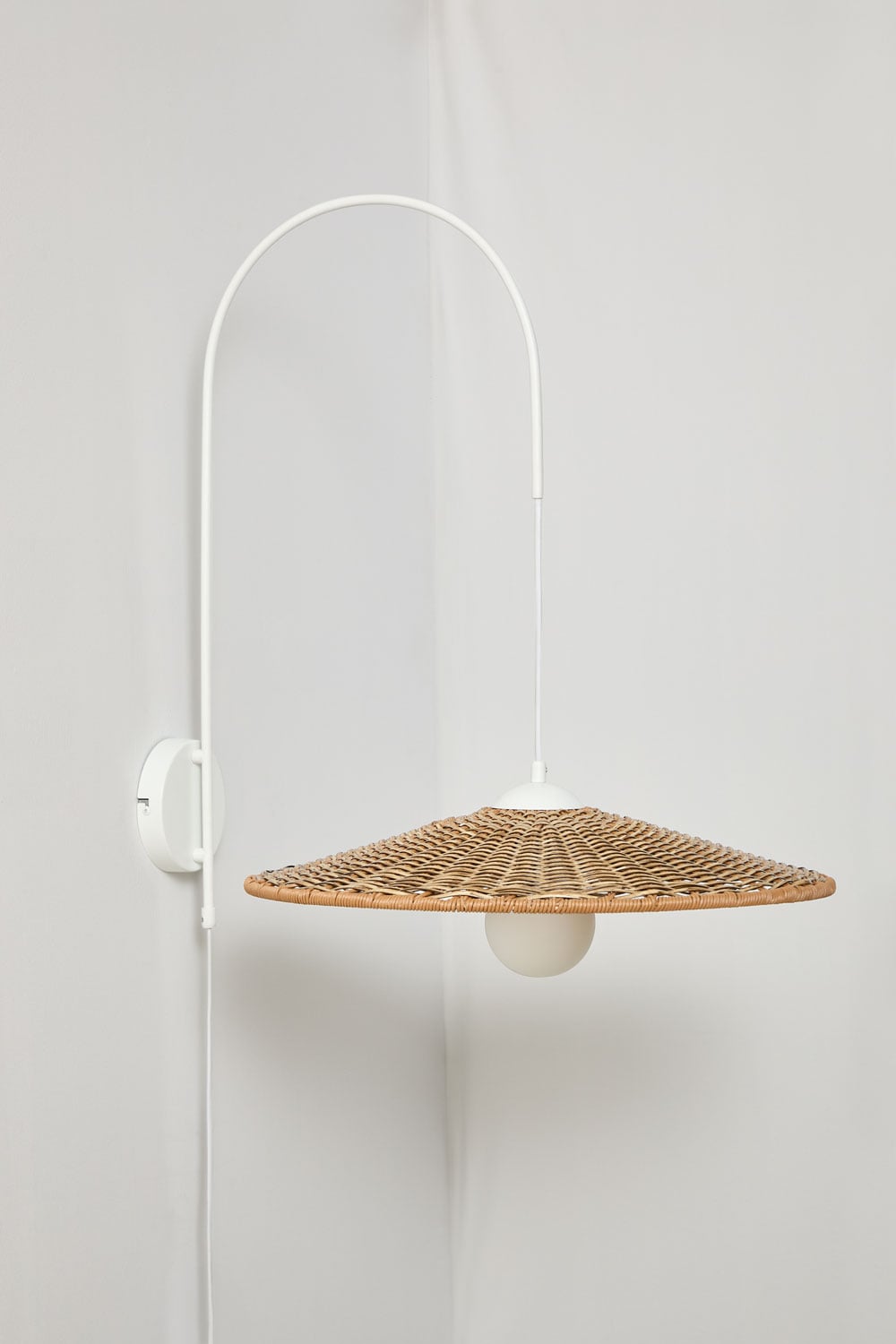 Applique Sopant en fer et rotin synthétique, image de la galerie 3