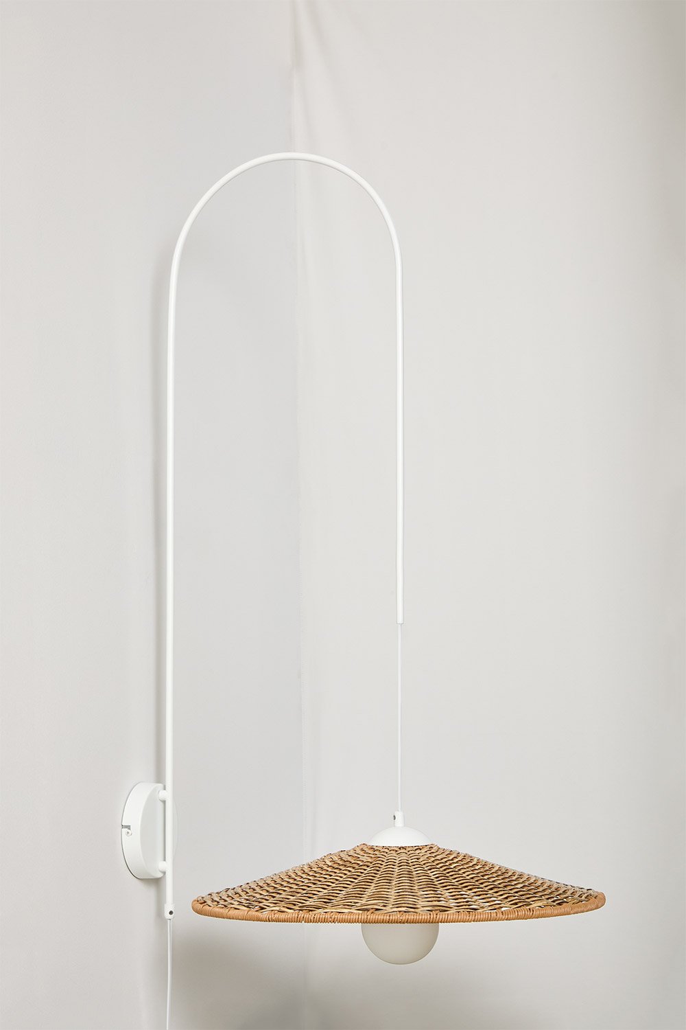 Applique d'extérieur Sopant en fer et rotin synthétique , image de la galerie 1