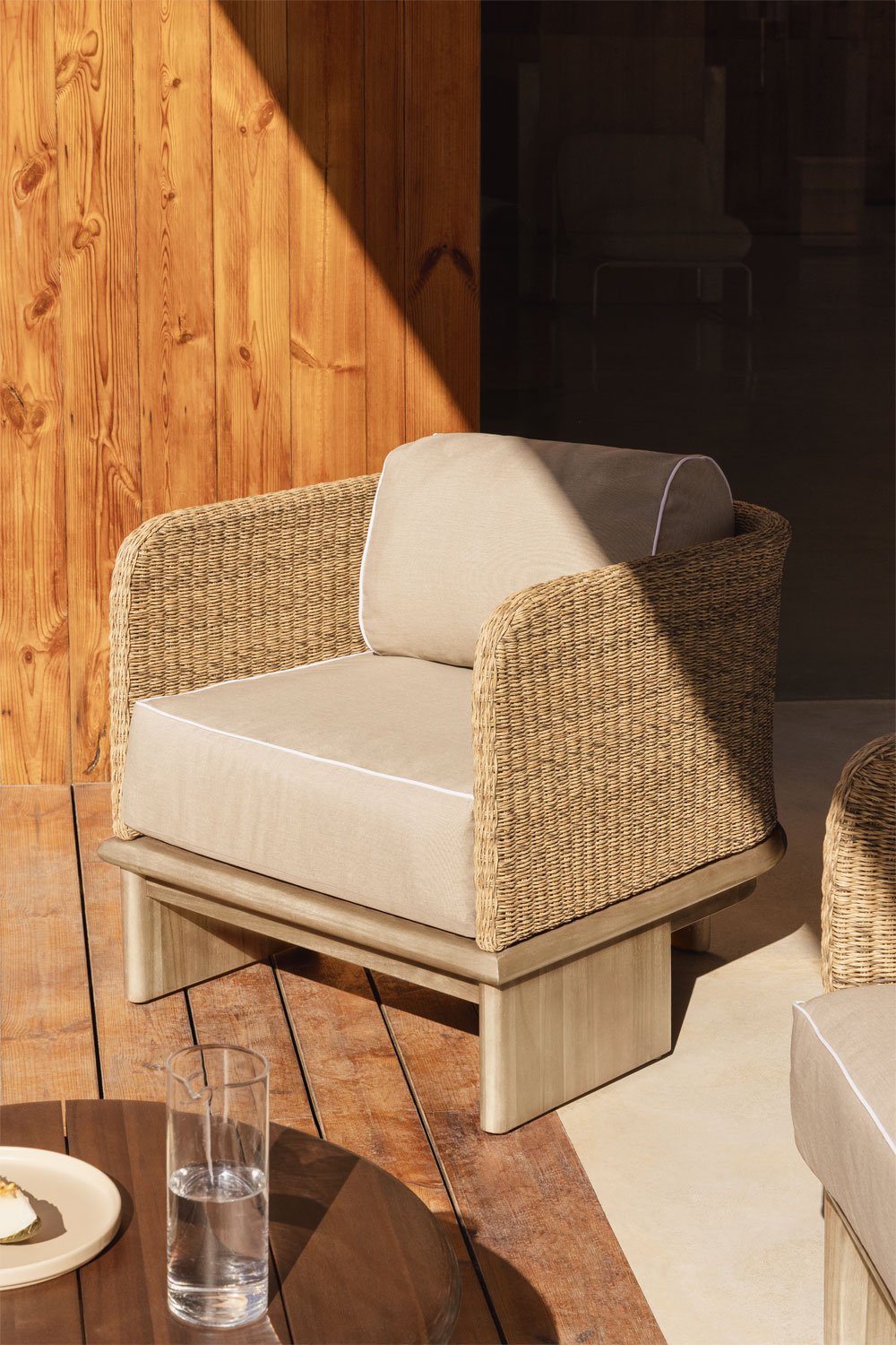 Lot de 2 fauteuils de jardin Famara en rotin et bois d'acacia, image de la galerie 1