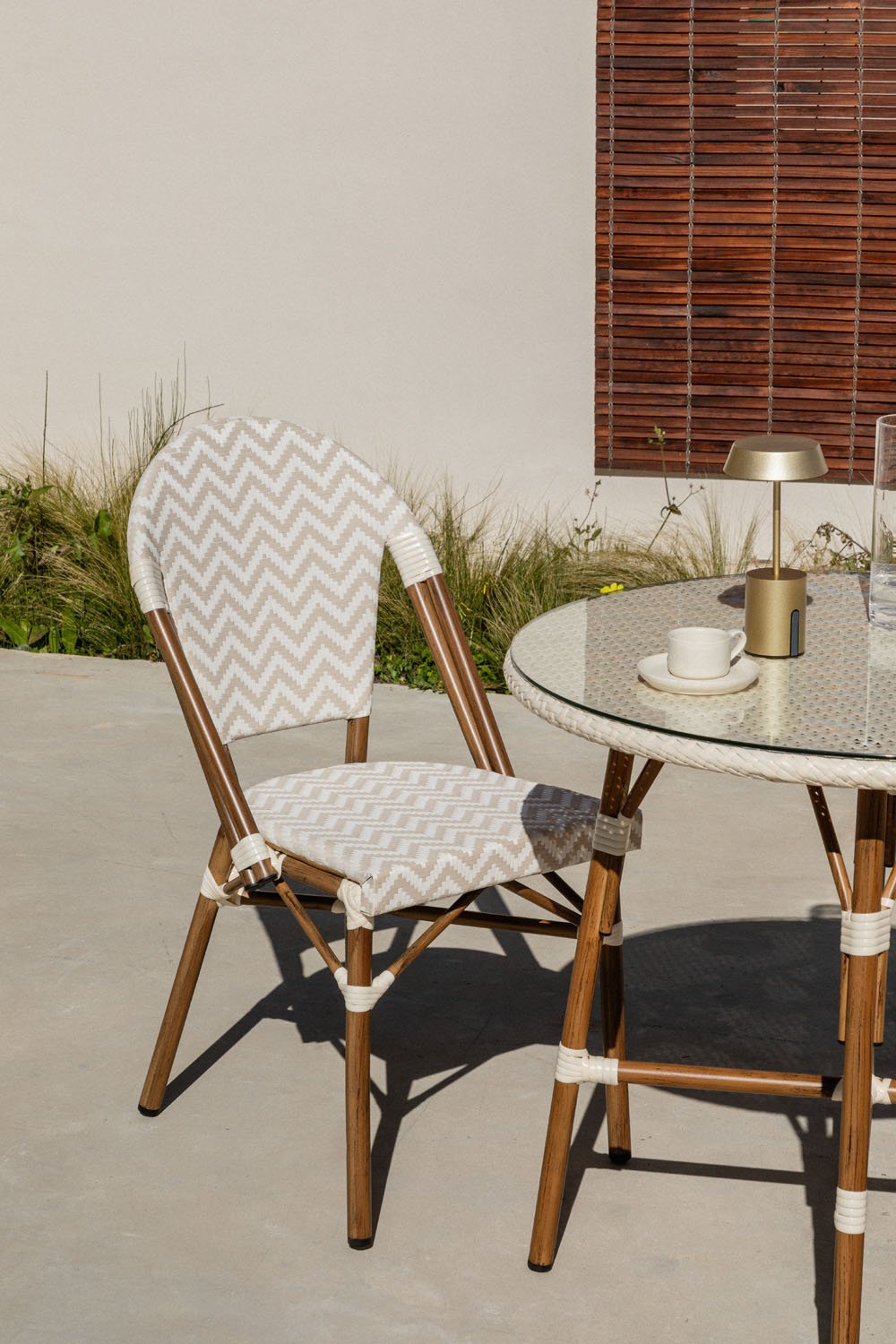 Chaise de jardin empilable en aluminium et rotin synthétique Brielle Bistro, image de la galerie 1