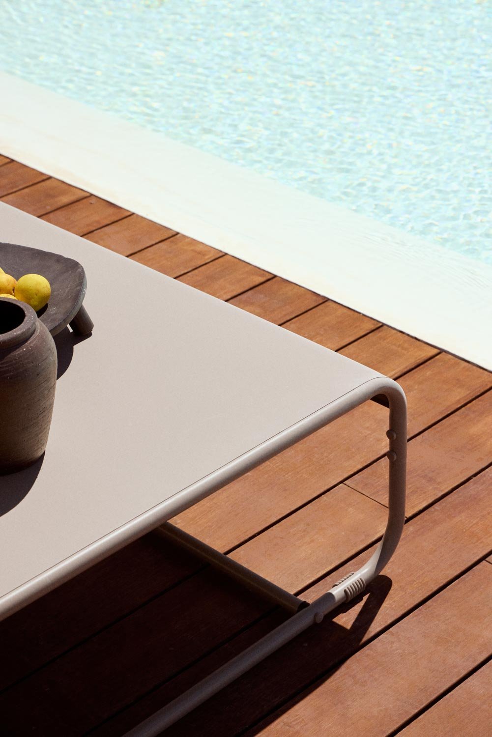Table basse de jardin rectangulaire 105x100 cm en acier Oporto, image de la galerie 2