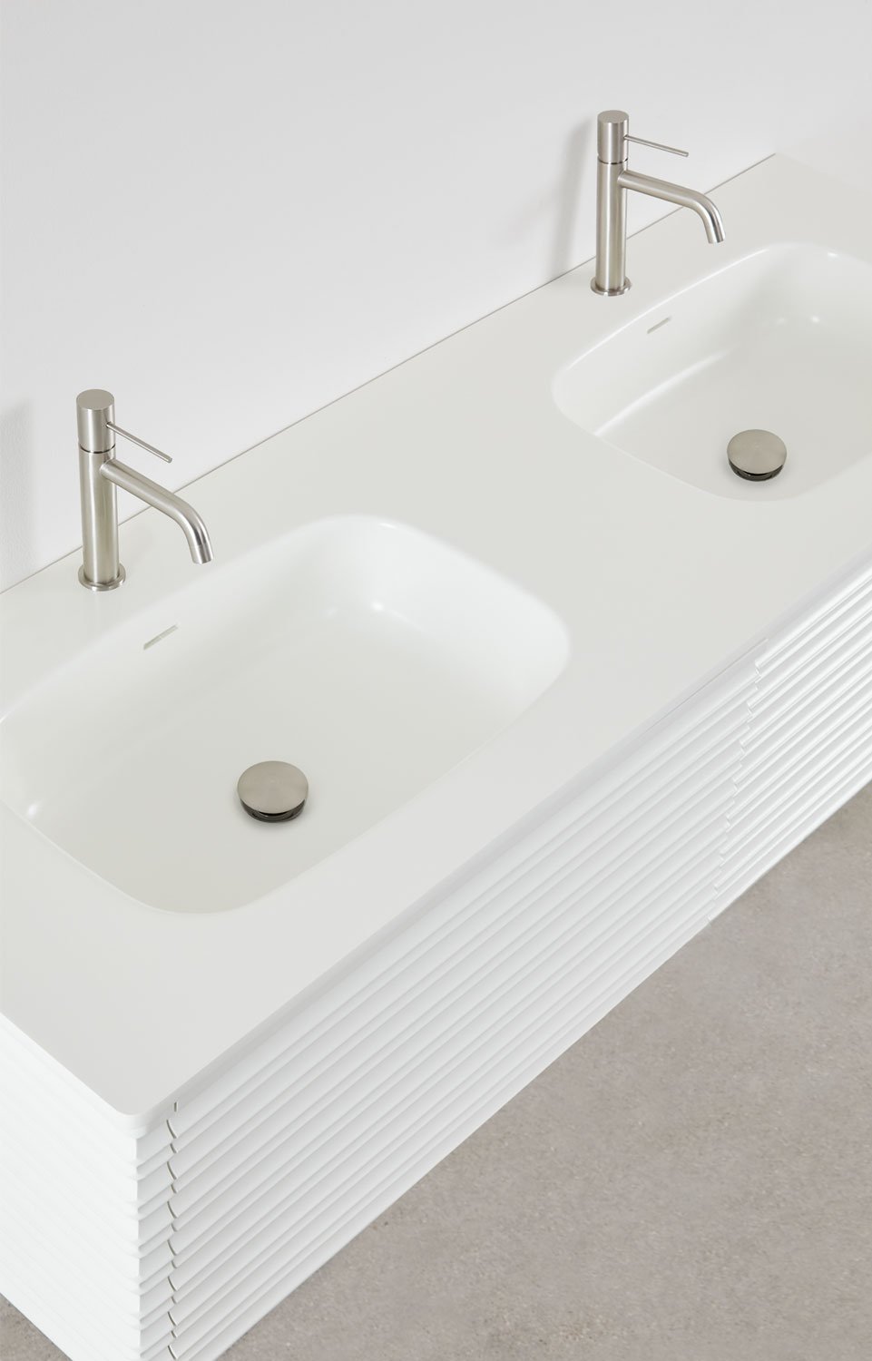 Ensemble de meubles de salle de bain en bois Noura avec vasques intégrées, image de la galerie 4