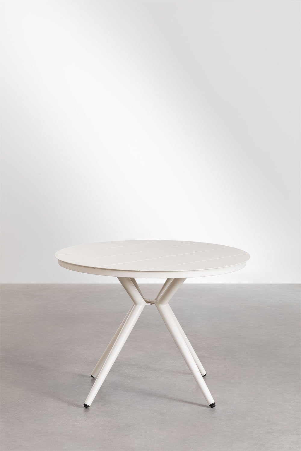 Ensemble table ronde Valérie en aluminium (Ø100 cm) et 4 chaises de jardin Marsha avec accoudoirs en aluminium et rotin synthéti, image de la galerie 2