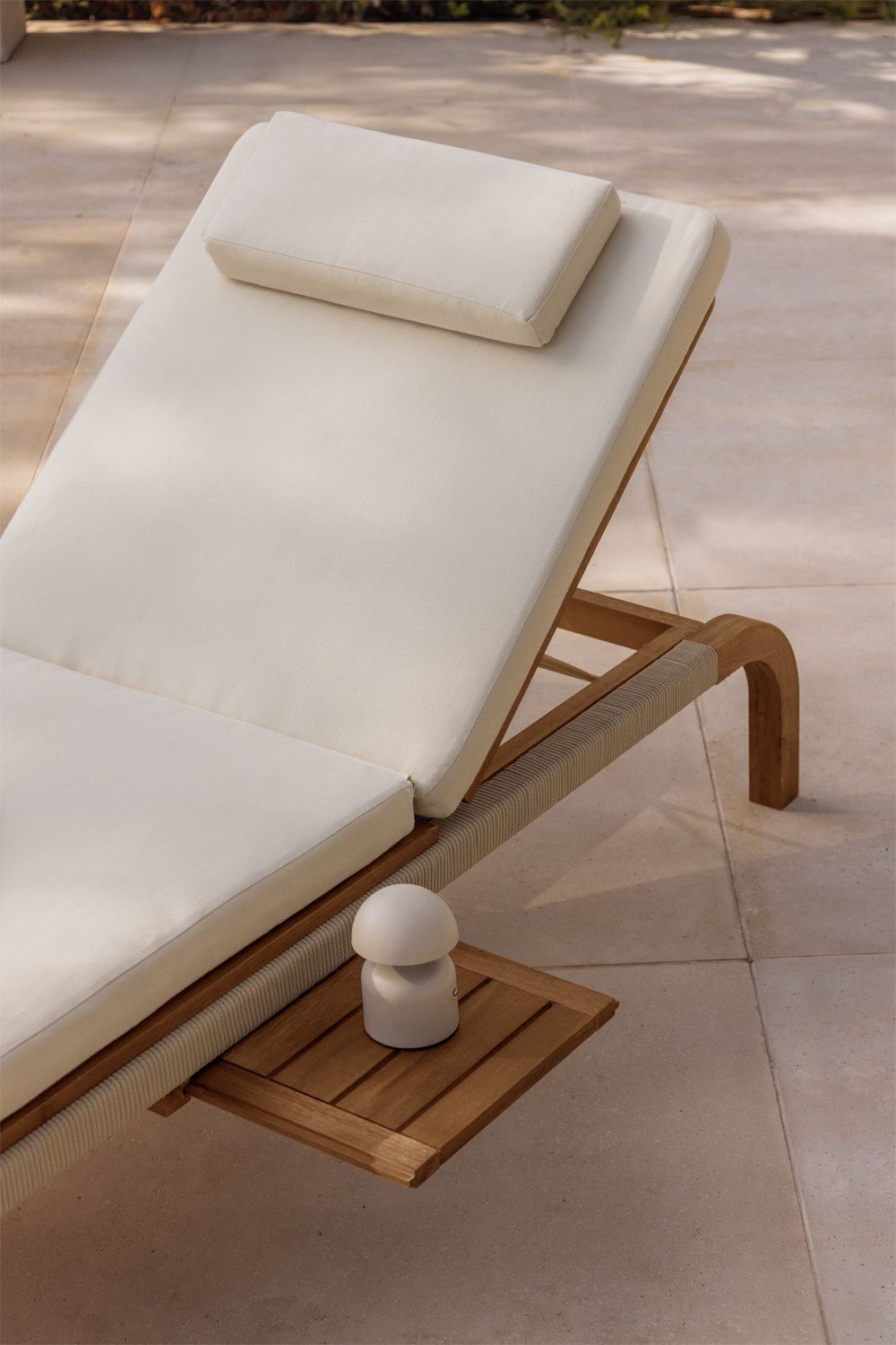 Bain de soleil inclinable en bois d'acacia de Dubaï , image de la galerie 2