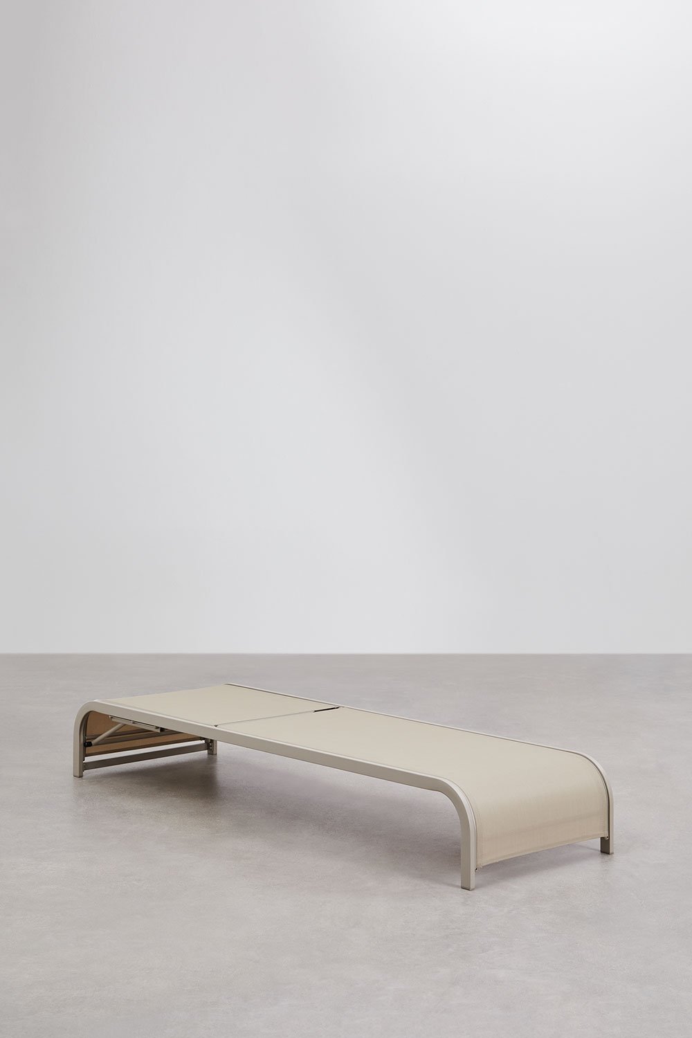 Set de 2 chaises longues inclinables et 3 tables d'appoint en acier Marietta, image de la galerie 3